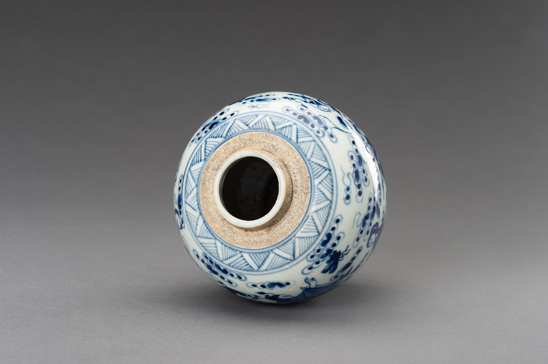 A BLUE AND WHITE 'EIGHT IMMORTALS' PORCELAIN GINGER JAR, 1930s - Image 10 of 13