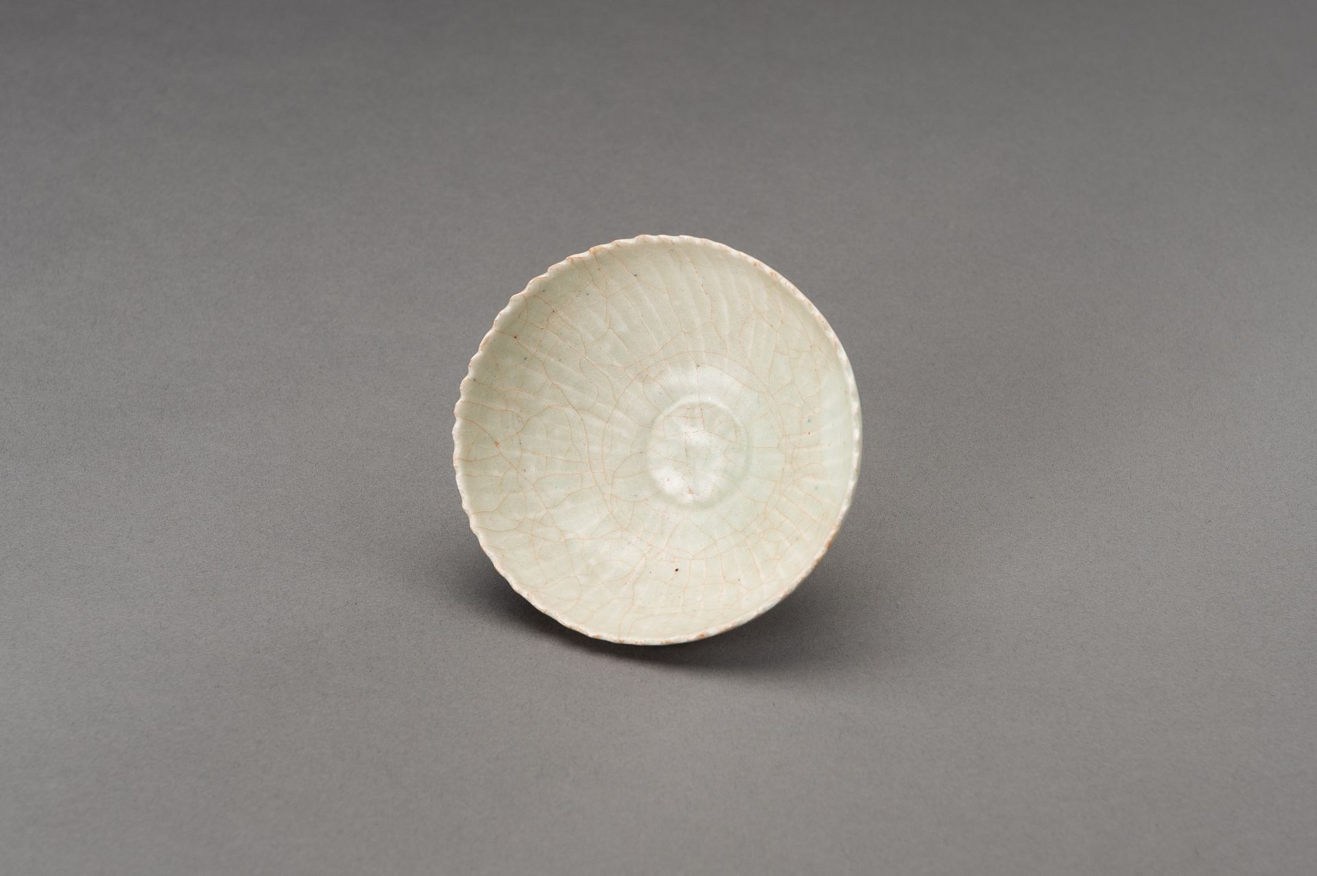 A YUAN STYLE QINGBAI GLAZED 'LOTUS' PORCELAIN BOWL - Image 8 of 10