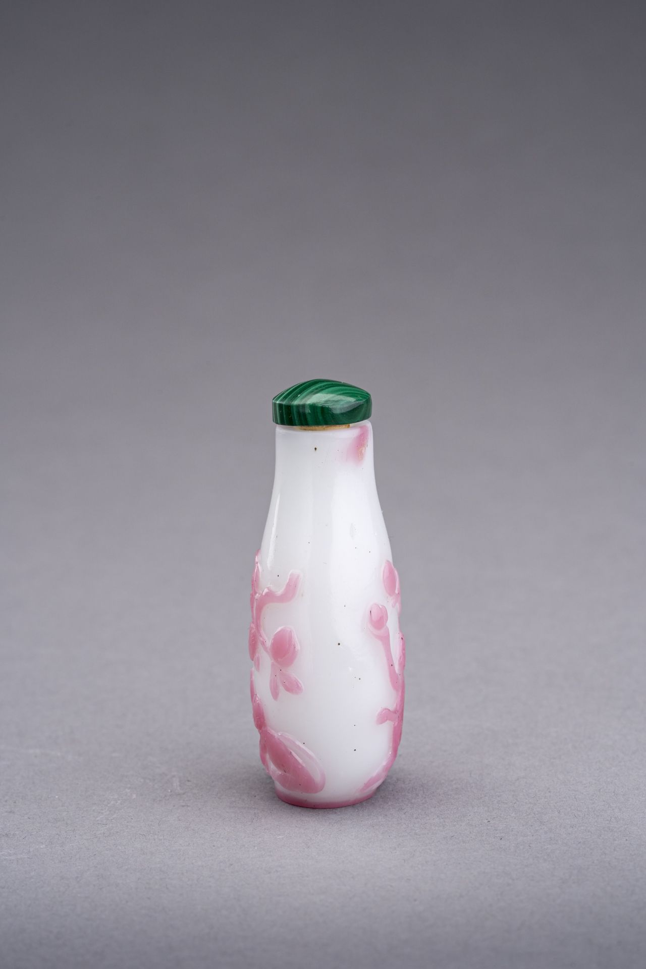 A PINK OVERLAY GLASS SNUFF BOTTLE, QING DYNASTY - Image 2 of 6