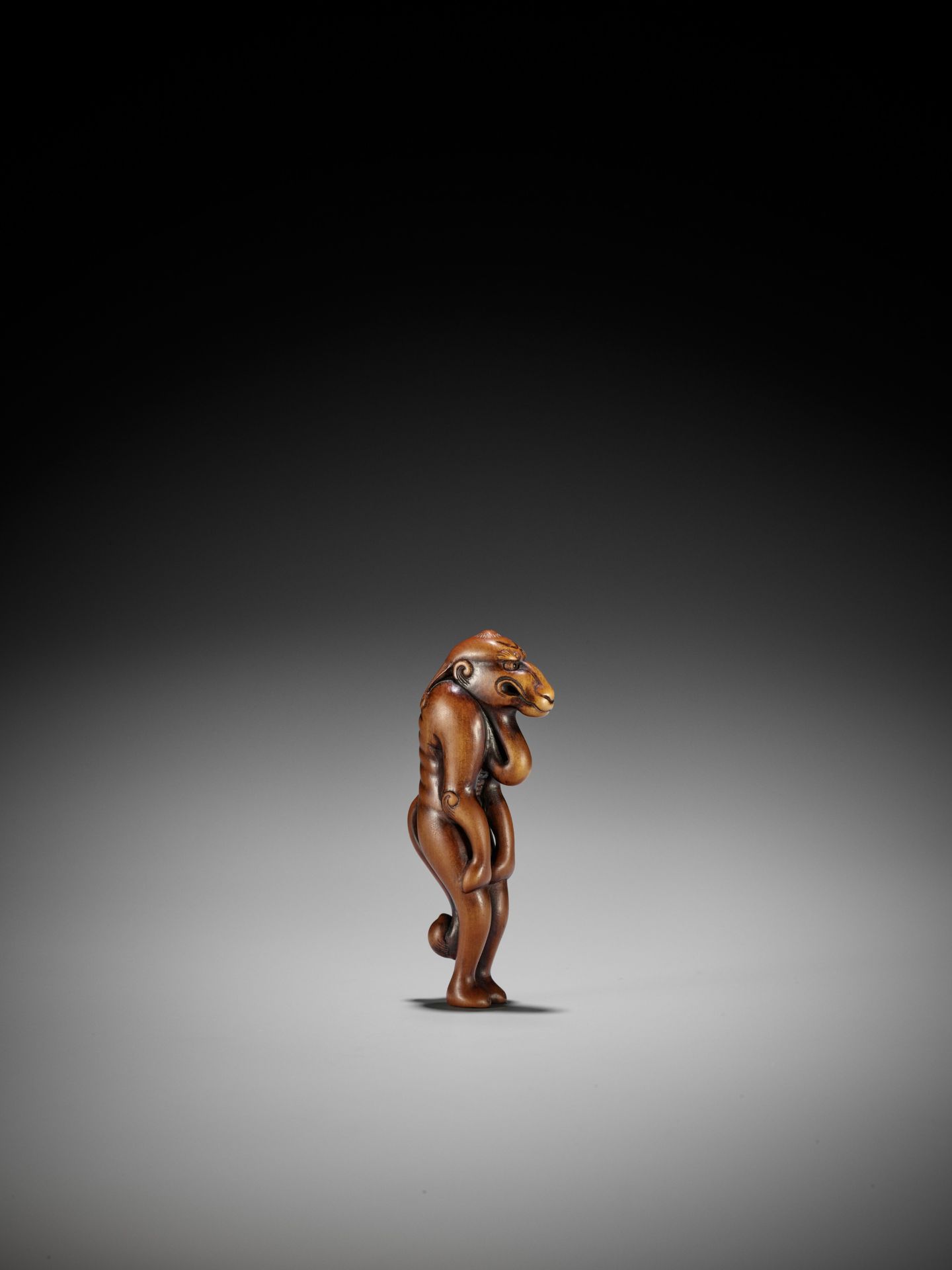 A CONTEMPORARY WOOD NETSUKE OF A MYTHICAL BEAST - Image 5 of 13