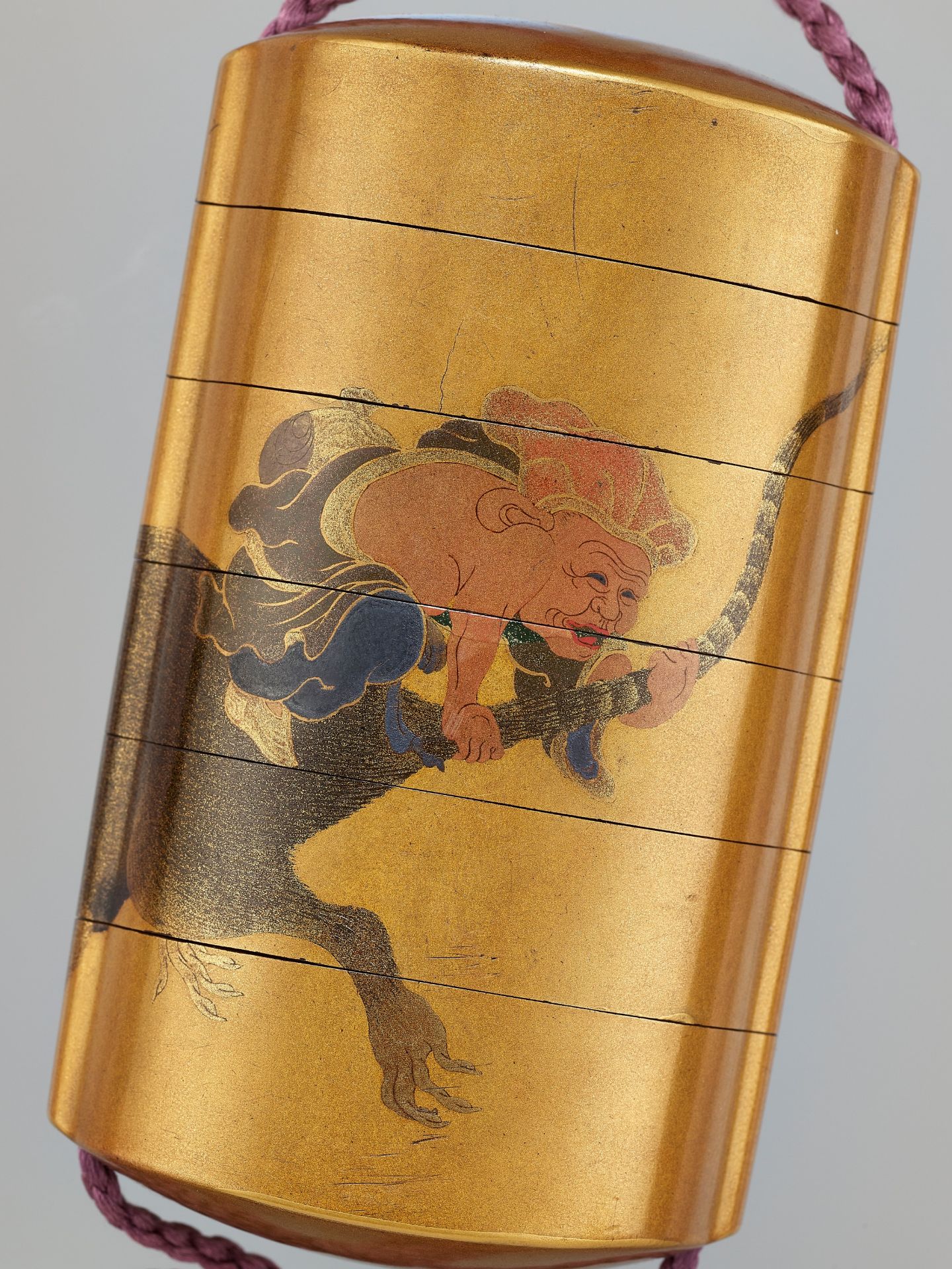 SHIOMI MASANARI: A SUPERB AND LARGE GOLD LACQUER FIVE-CASE INRO OF DAIKOKU RIDING A GIANT RAT - Bild 3 aus 9