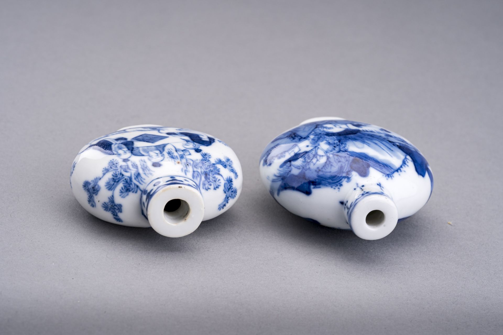 TWO BLUE AND WHITE PORCELAIN SNUFF BOTTLES, QING DYNASTY - Image 10 of 13