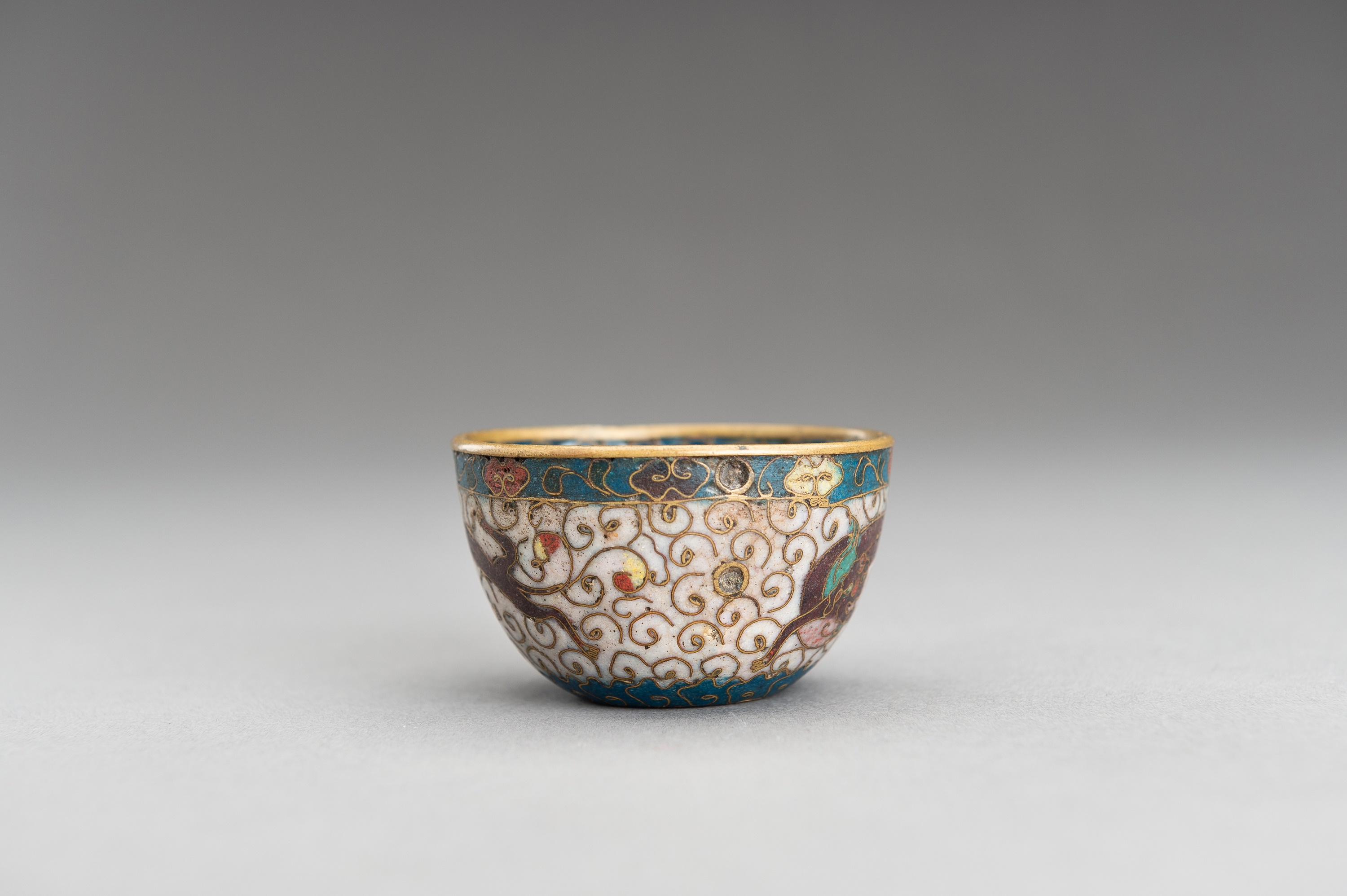 A MING DYNASTY CLOISONE WINE CUP - Image 11 of 12