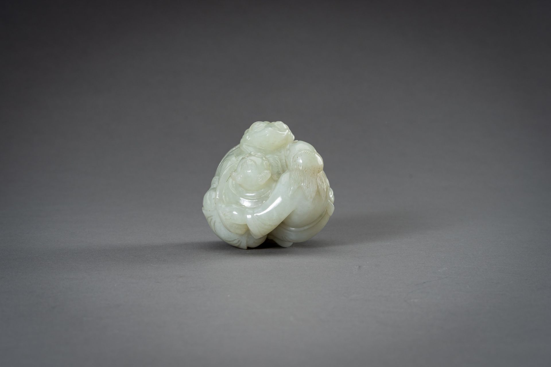 A PALE CELADON JADE GROUP, 20th CENTURY - Image 10 of 11