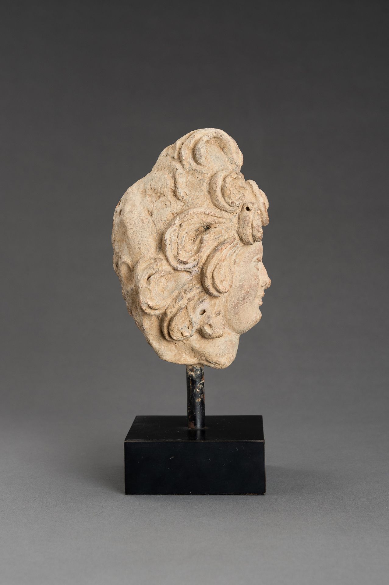 A STUCCO HEAD OF A BODHISATTVA - Image 6 of 11