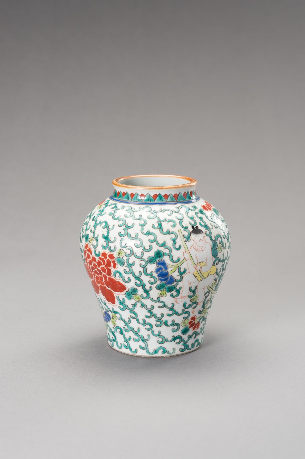 A WUCAI 'HEHE ERXIAN' BALUSTER VASE, QING DYNASTY - Image 4 of 11