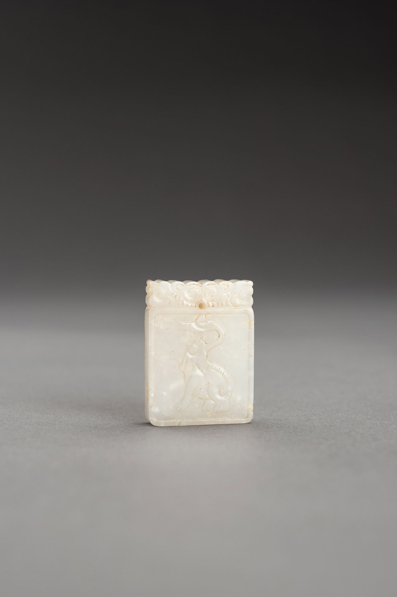 A WHITE JADE MINIATURE PLAQUE - Image 2 of 11