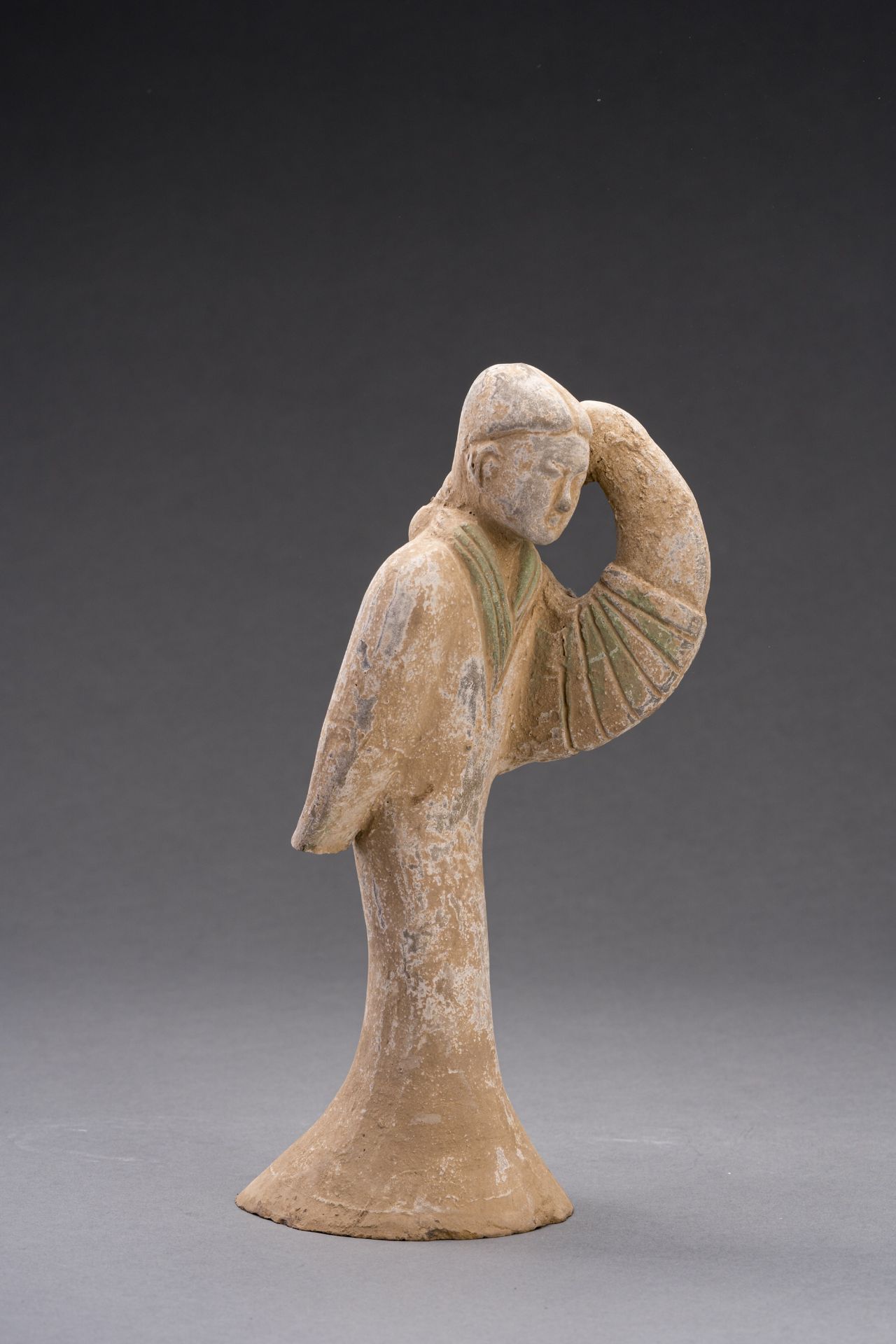 A POTTERY FIGURE OF A FEMALE 'LONG SLEEVE' DANCER, HAN DYNASTY - Image 2 of 7