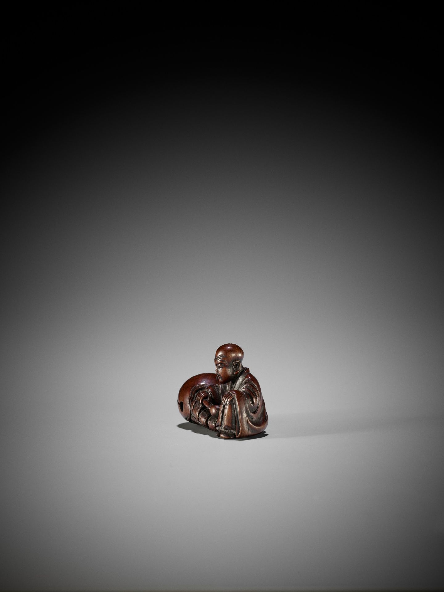 SHURAKU: A FINE WOOD NETSUKE OF A MONK WITH MOKUGYO - Image 6 of 10