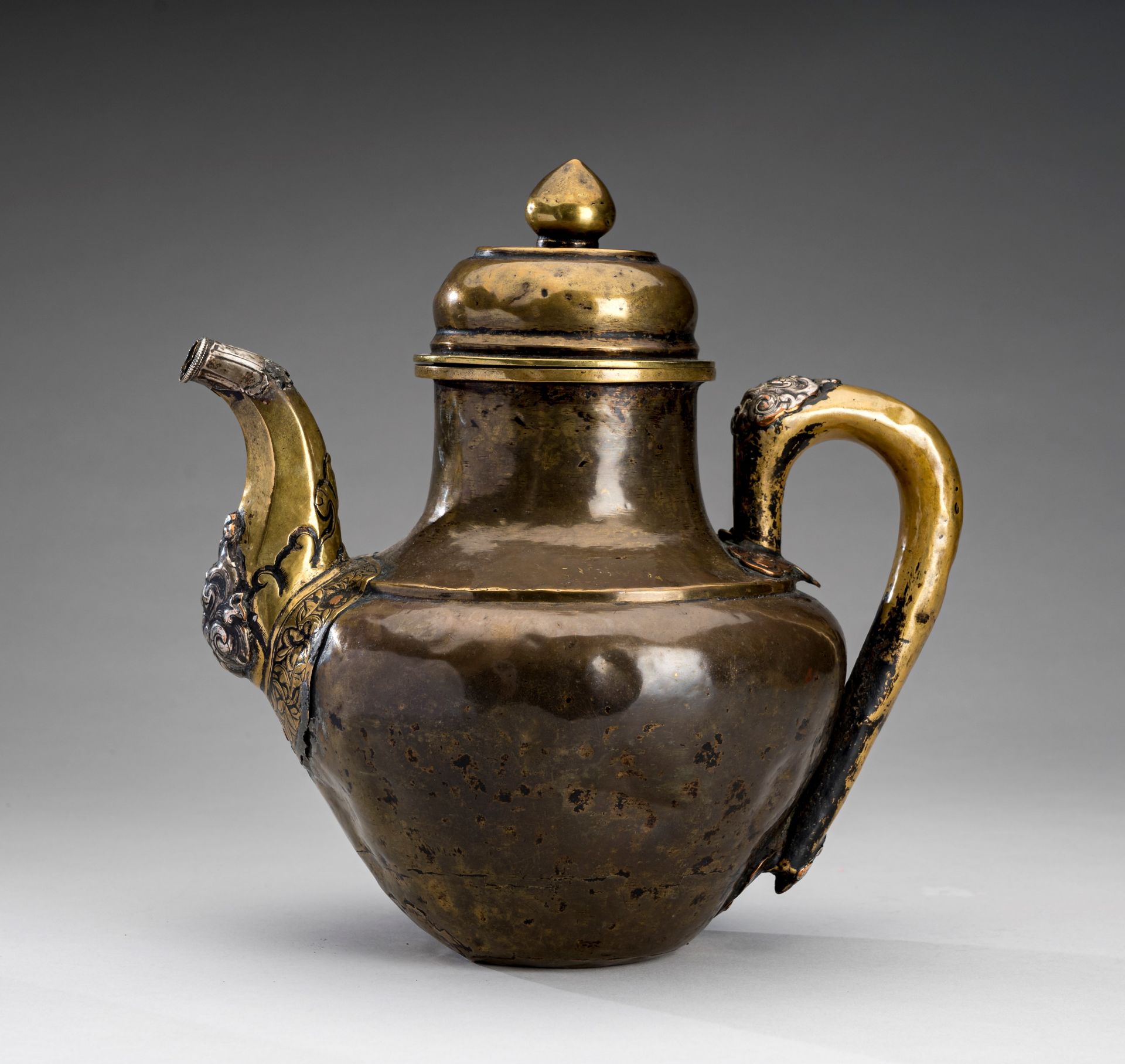 A TIBETAN COPPER EWER, 19th CENTURY