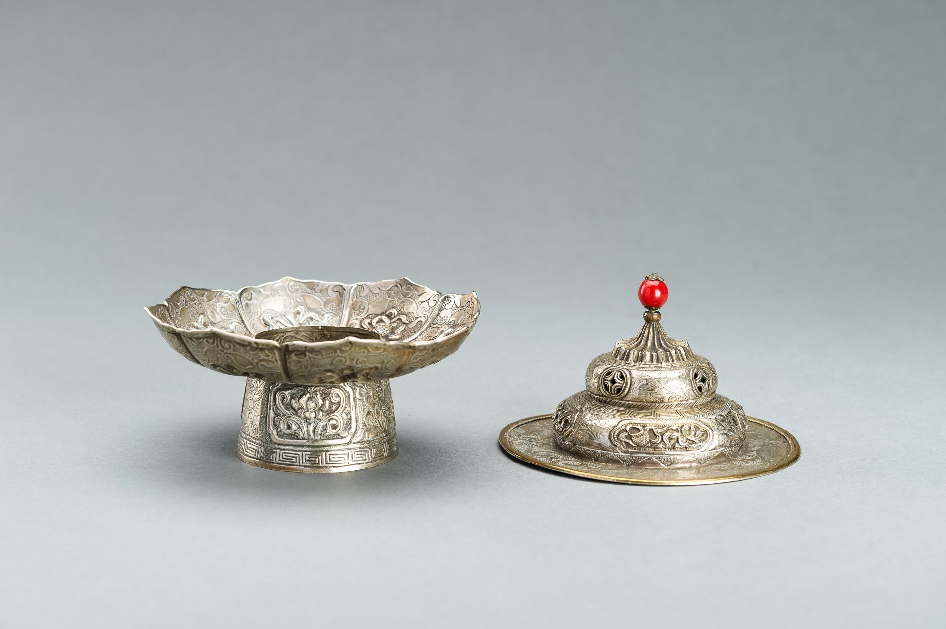 A METAL ALLOY BUTTER TEA SET, 1900s - Image 4 of 9