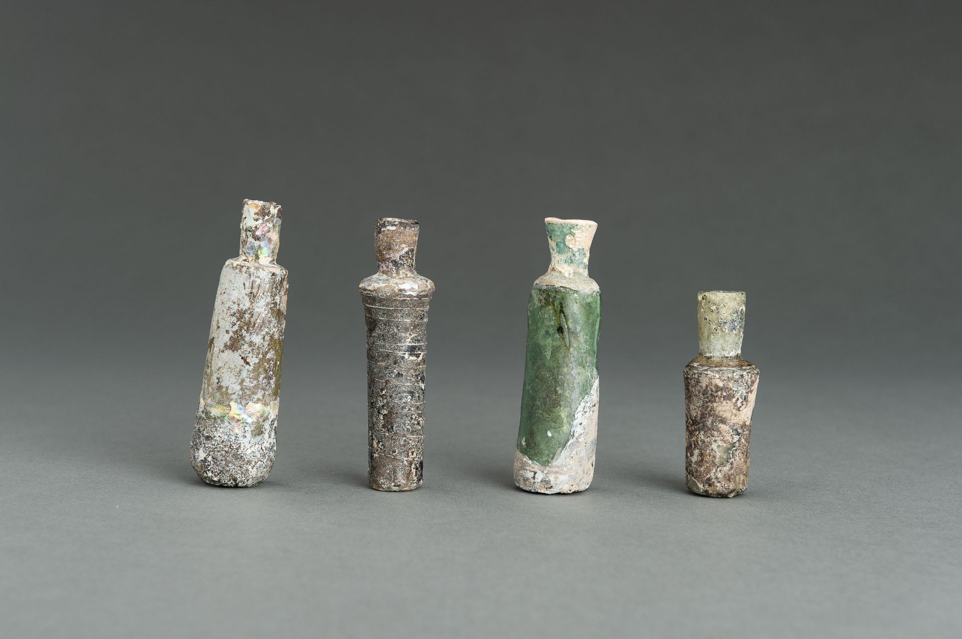 A GROUP OF FOUR FINE ROMAN MINIATURE GLASS BOTTLES - Image 11 of 13