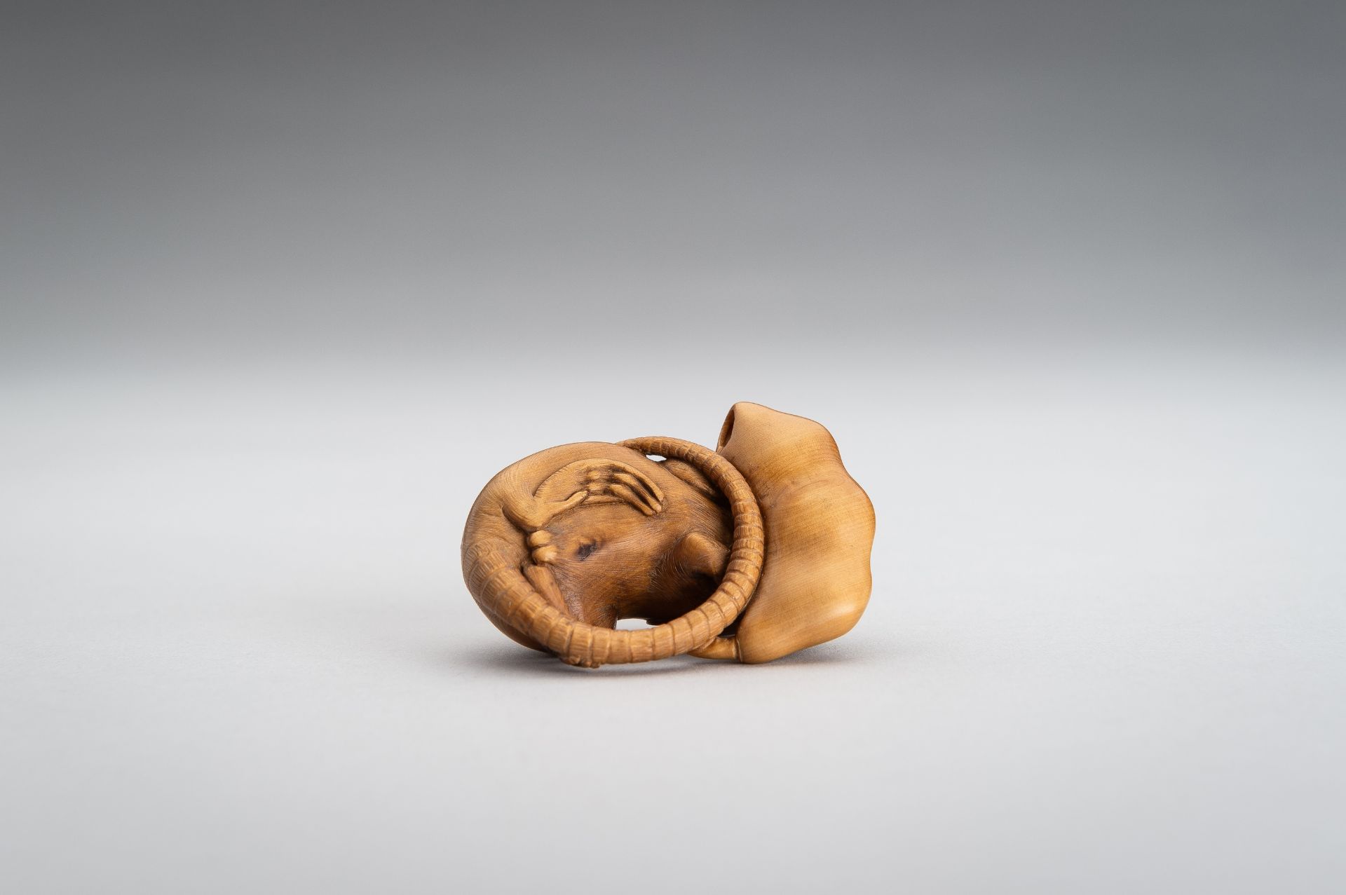 A WOOD NETSUKE OF A RAT WITH EDAMAME BEAN POD - Image 11 of 12