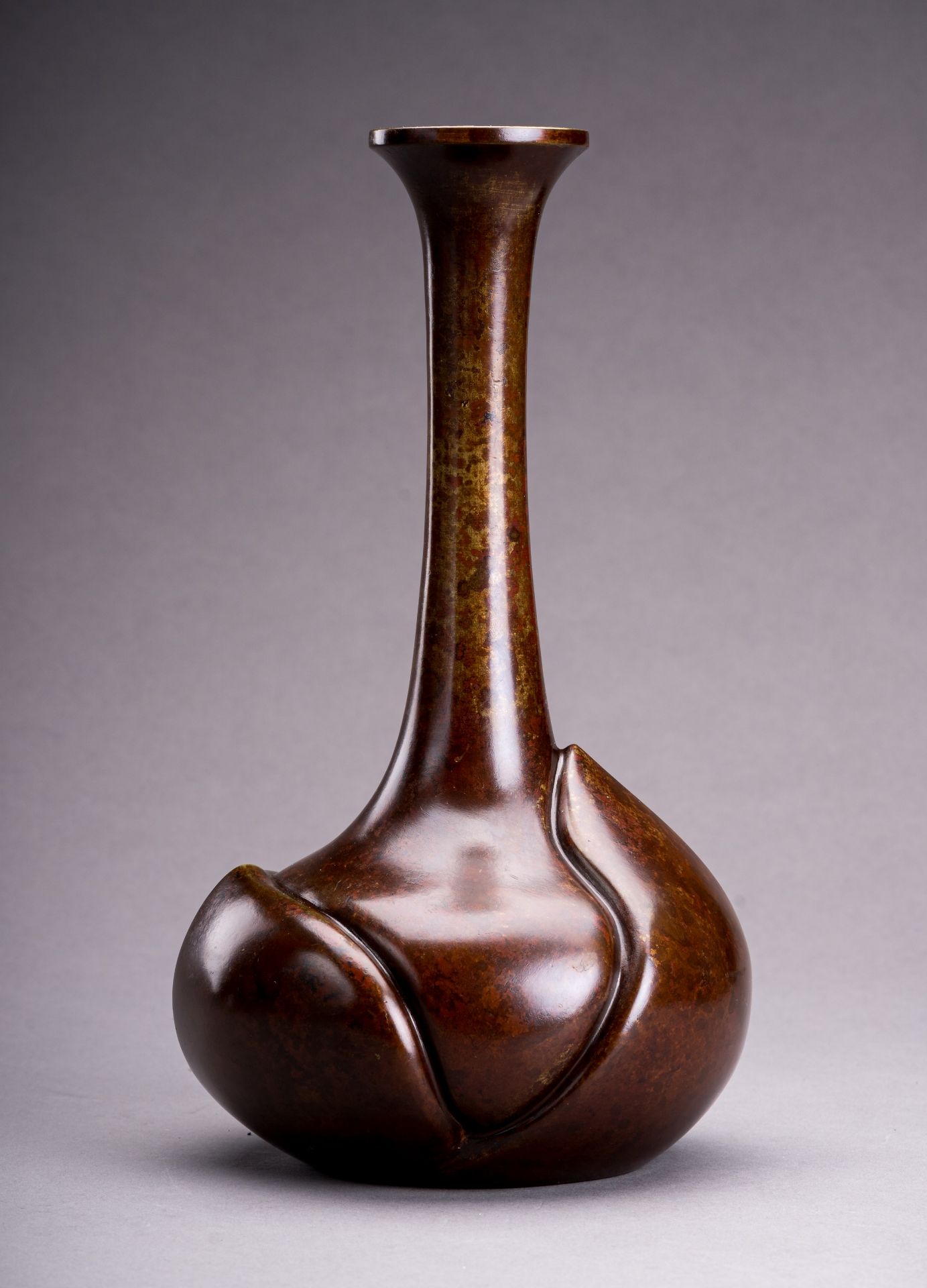 A BRONZE 'HOPE' VASE, BY NAKAJIMA MITSUO YASUMI II (1906-1988)