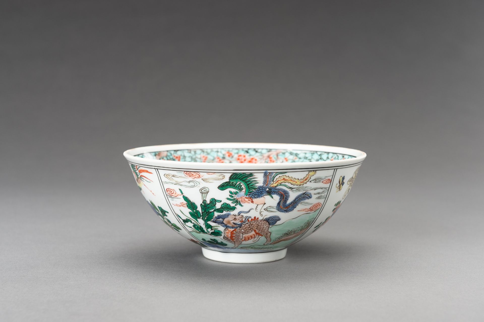 A SAMSON-STYLE COMPANY CHINOISERIE 'MYTHICAL CREATURES' PORCELAIN BOWL - Image 2 of 16