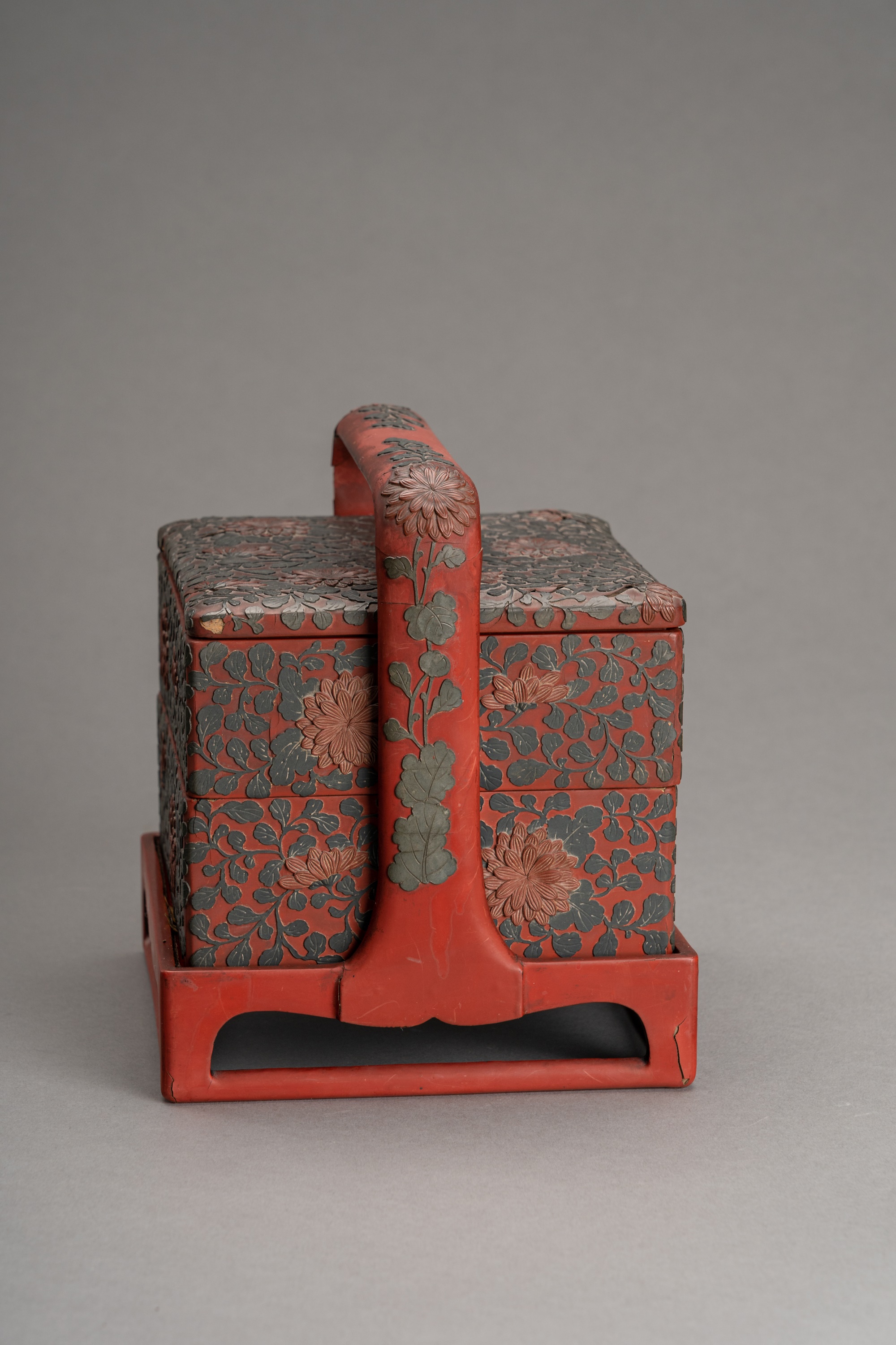 A GROUP OF LACQUER PICNIC ITEMS - Image 10 of 13
