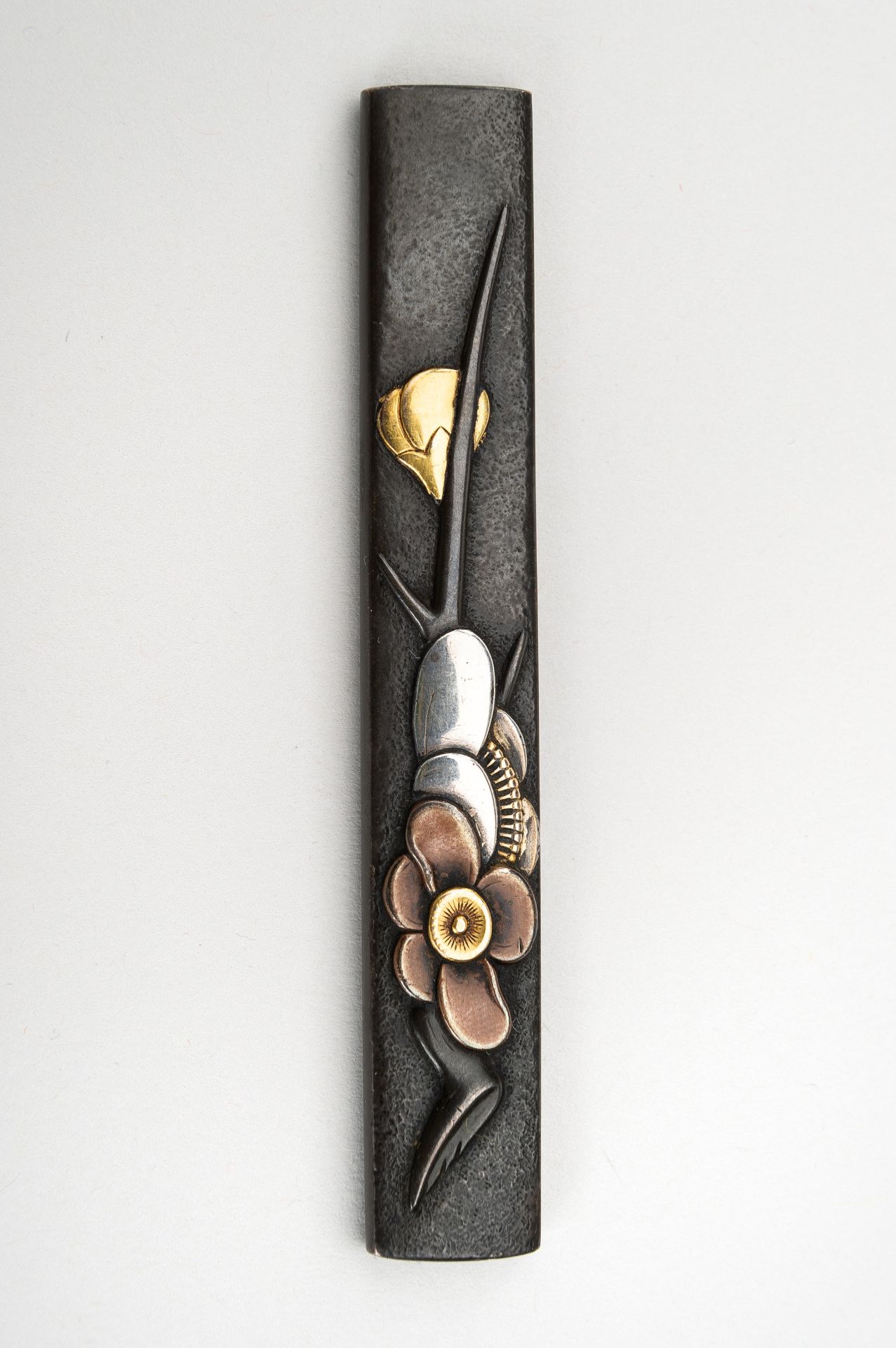 A GROUP OF THREE KOZUKA, 19th CENTURY - Image 3 of 13