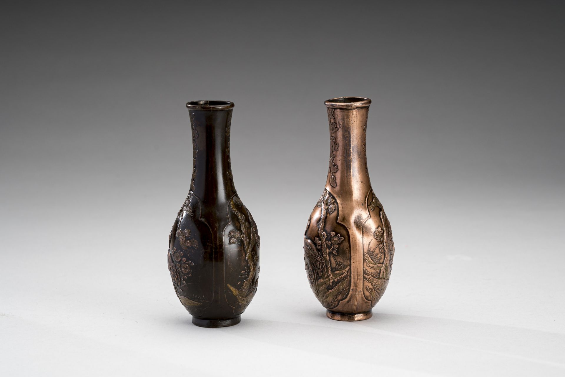 A PAIR OF COPPER VASES WITH CRANES, MEIJI - Image 6 of 9