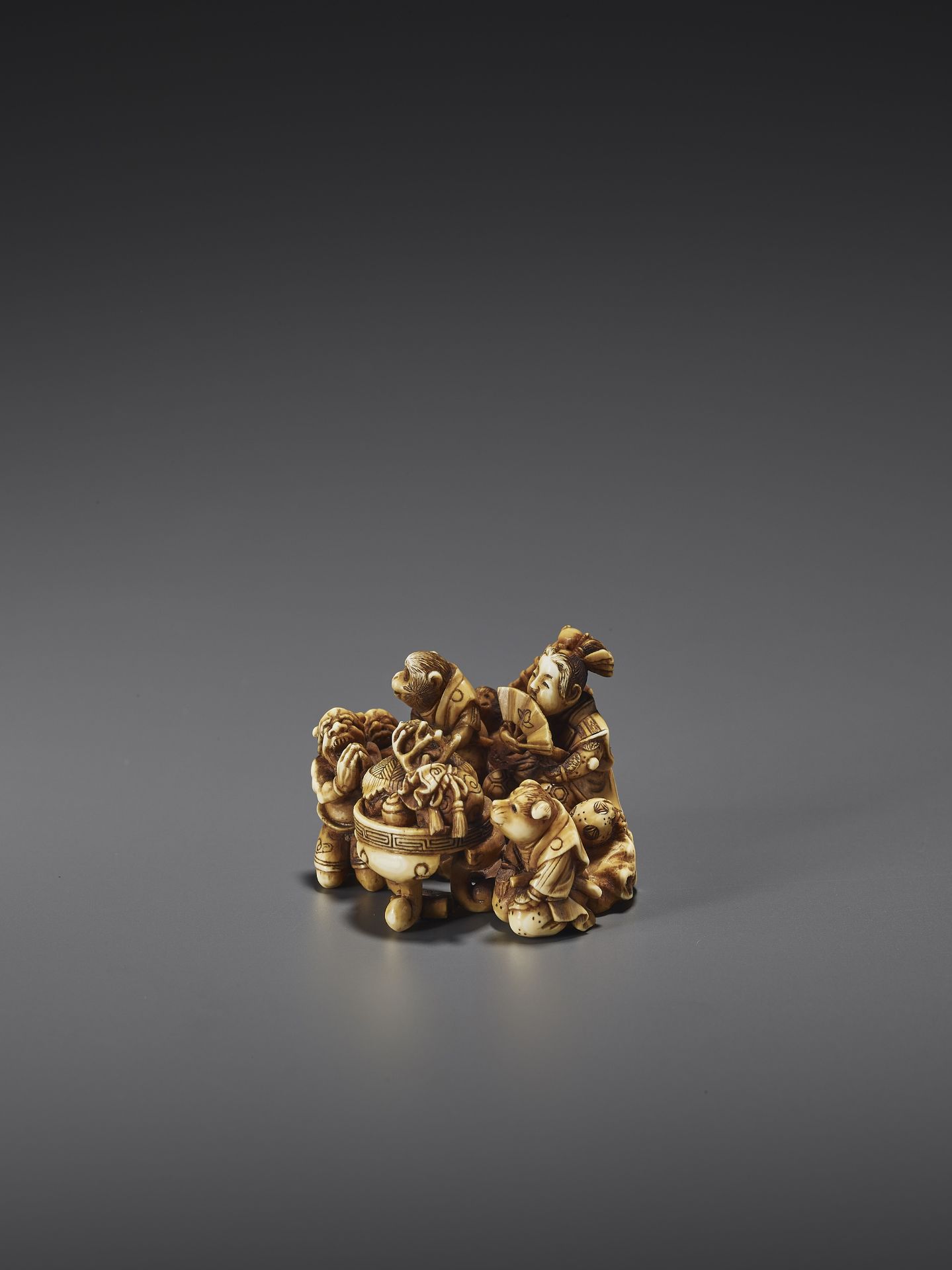 AN IVORY NETSUKE OF THE LEGEND OF MOMOTARO BY MITSUO - Image 5 of 10