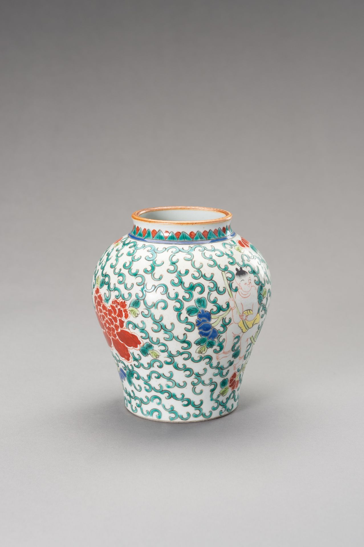 A WUCAI 'HEHE ERXIAN' BALUSTER VASE, QING DYNASTY - Image 6 of 11