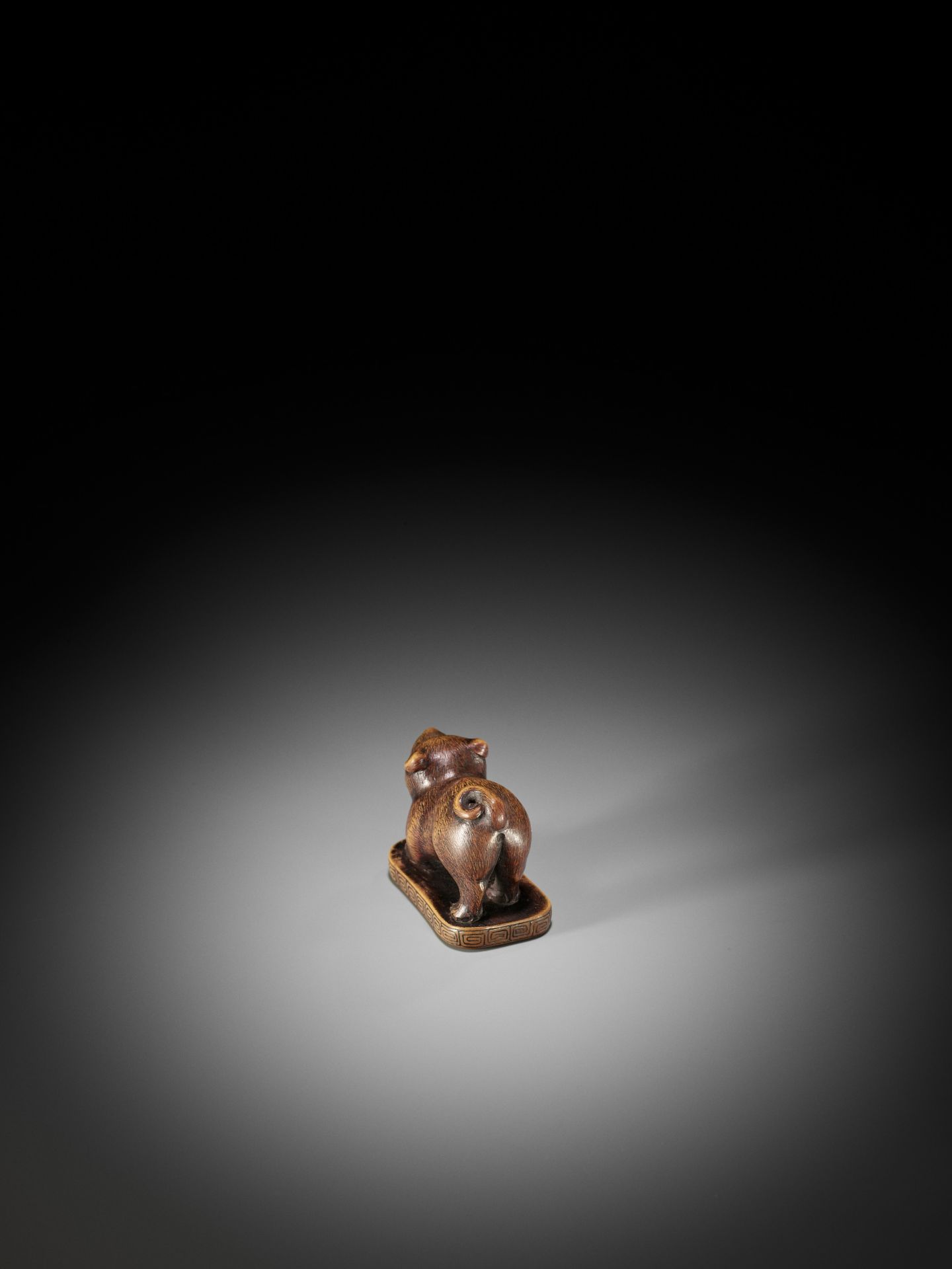 TOSEI: A CHARMING WOOD NETSUKE OF A PUPPY - Image 3 of 11