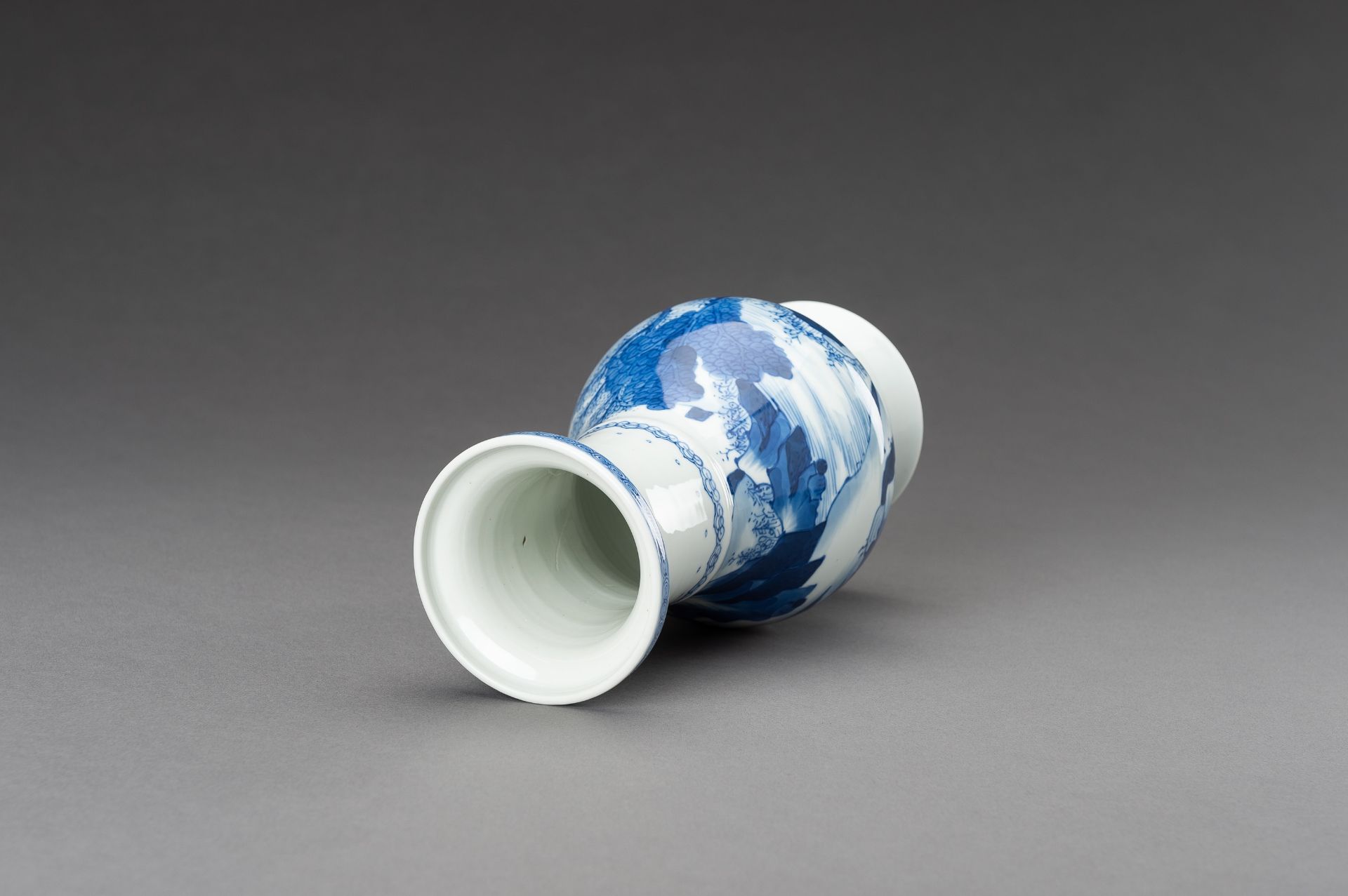 A BLUE AND WHITE 'TRAVERSING THE RIVER' PORCELAIN VASE, 1930s - Image 9 of 11