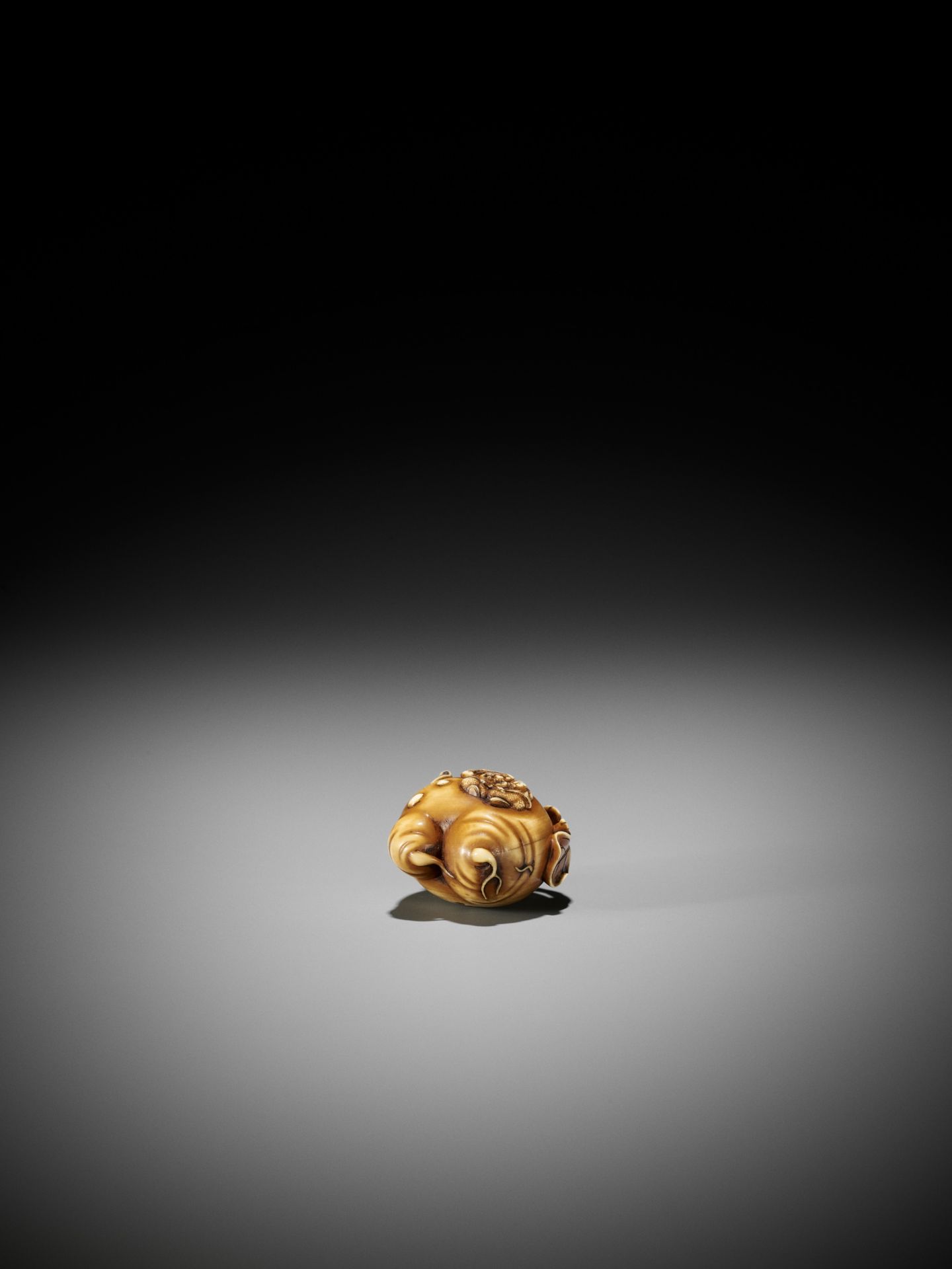 MITSUSADA: A FINE IVORY NETSUKE OF A DAIKON (FORKED RADISH) WITH DAIKOKU - Image 3 of 11