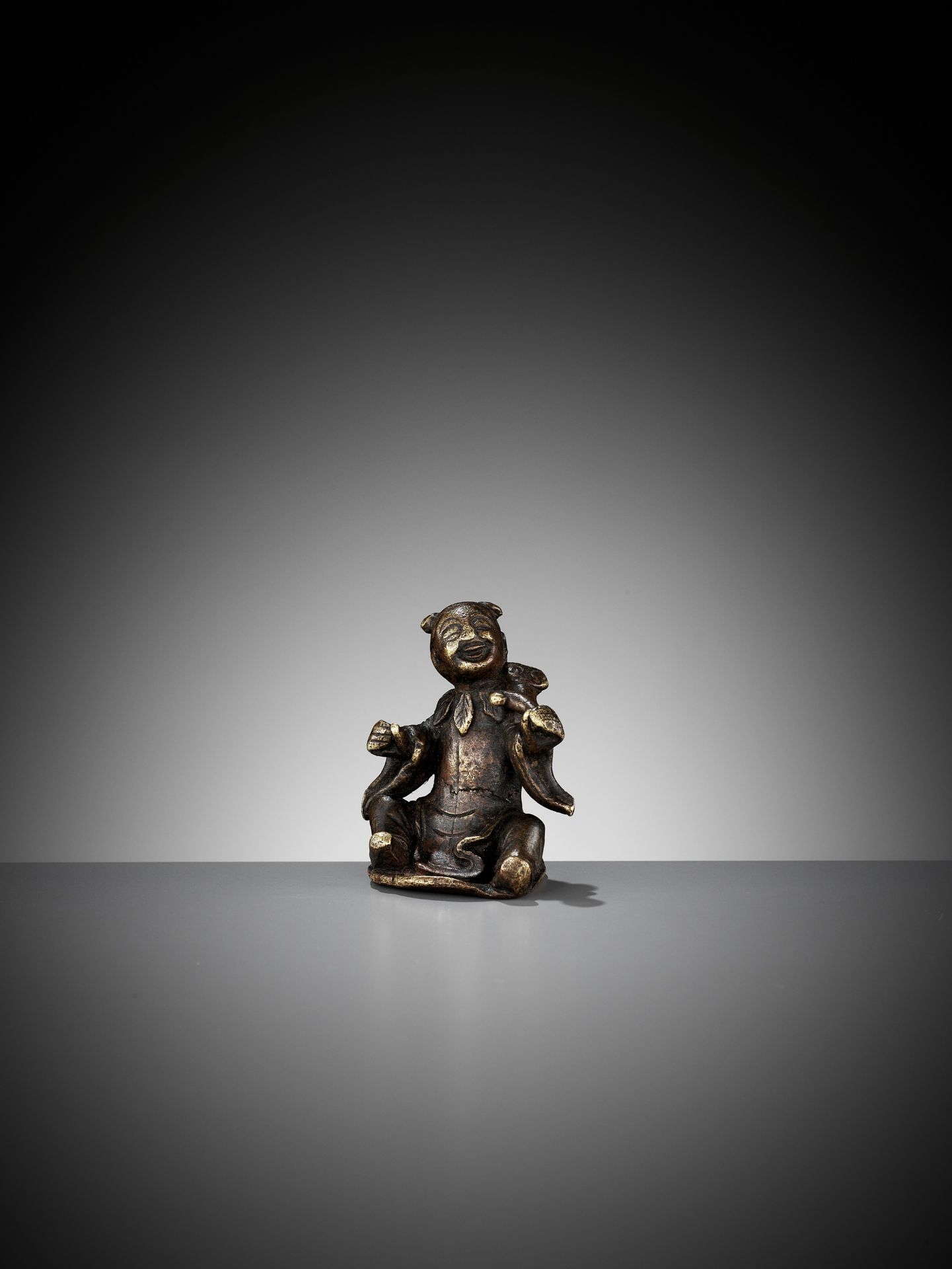 A BRONZE WEIGHT OF AN IMMORTAL, MING DYNASTY - Image 5 of 8