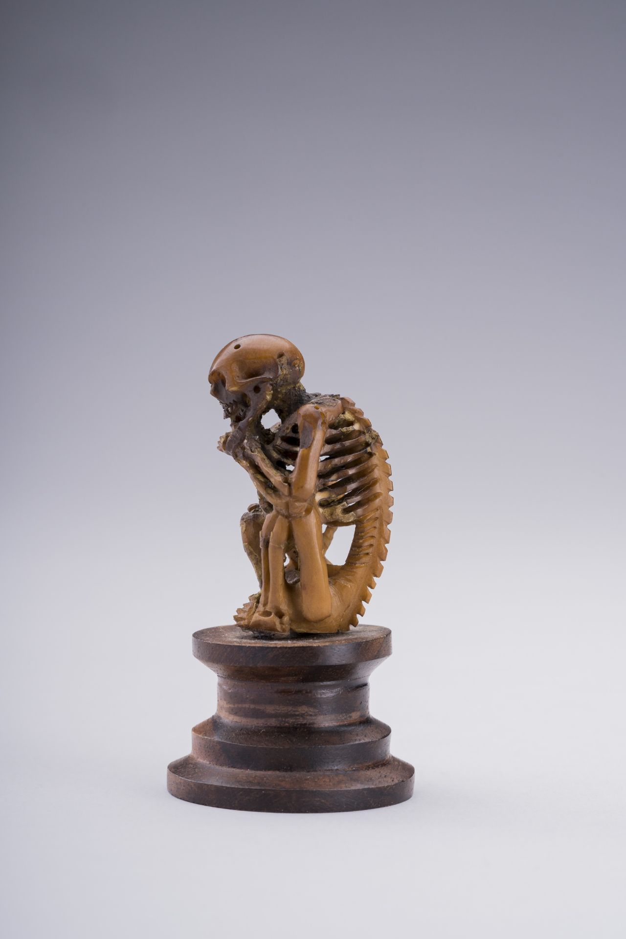 A SMALL BONE CARVING OF A SKELETON, MEIJI - Image 3 of 7