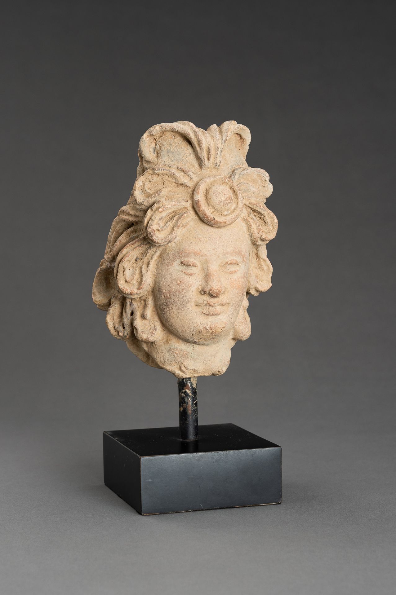 A STUCCO HEAD OF A BODHISATTVA - Image 9 of 11