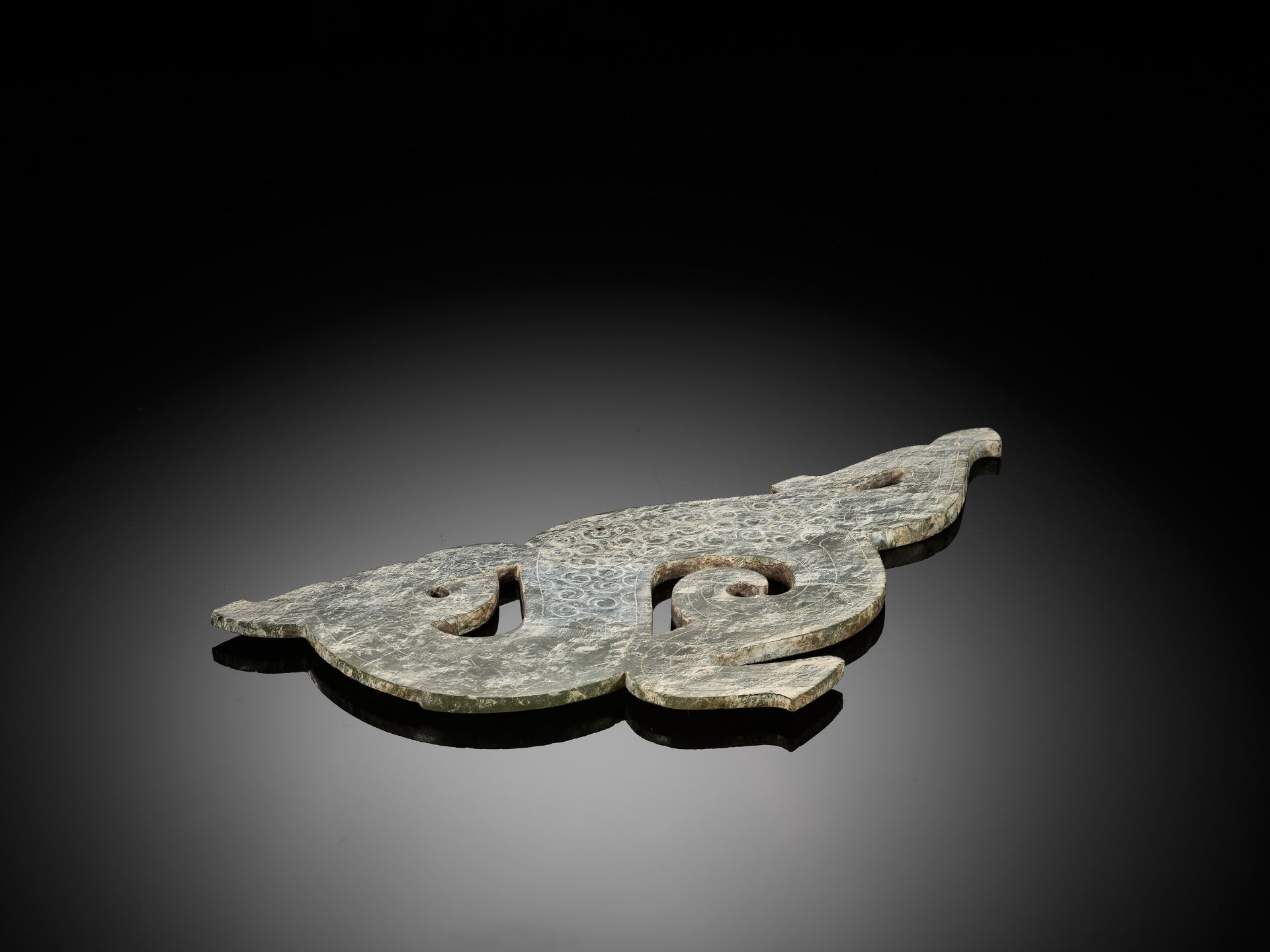 A PALE GREEN JADE 'DRAGON' PENDANT, WARRING STATES - Image 3 of 6