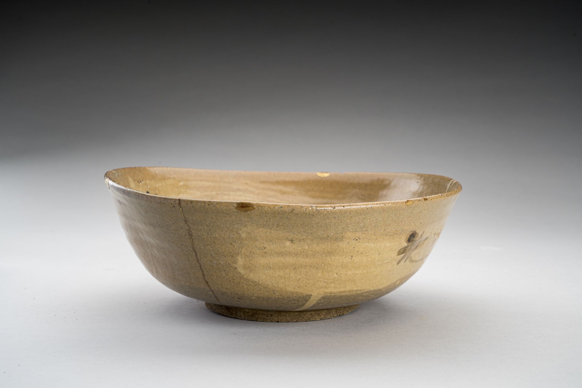 A LARGE KARATASU WARE BOWL - Image 7 of 8