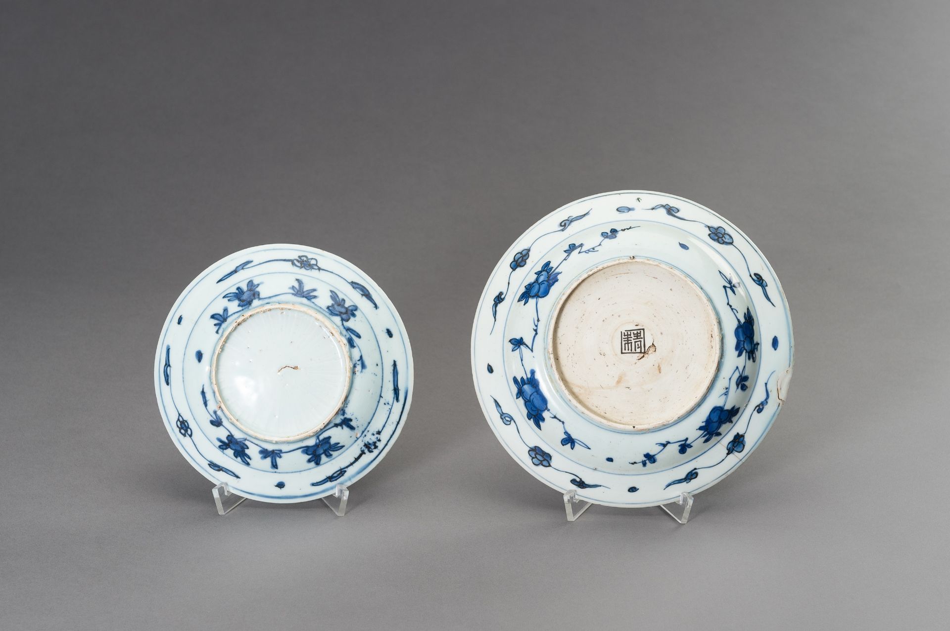 TWO BLUE AND WHITE 'PHOENIX' DISHES, LATE MING - Image 6 of 7