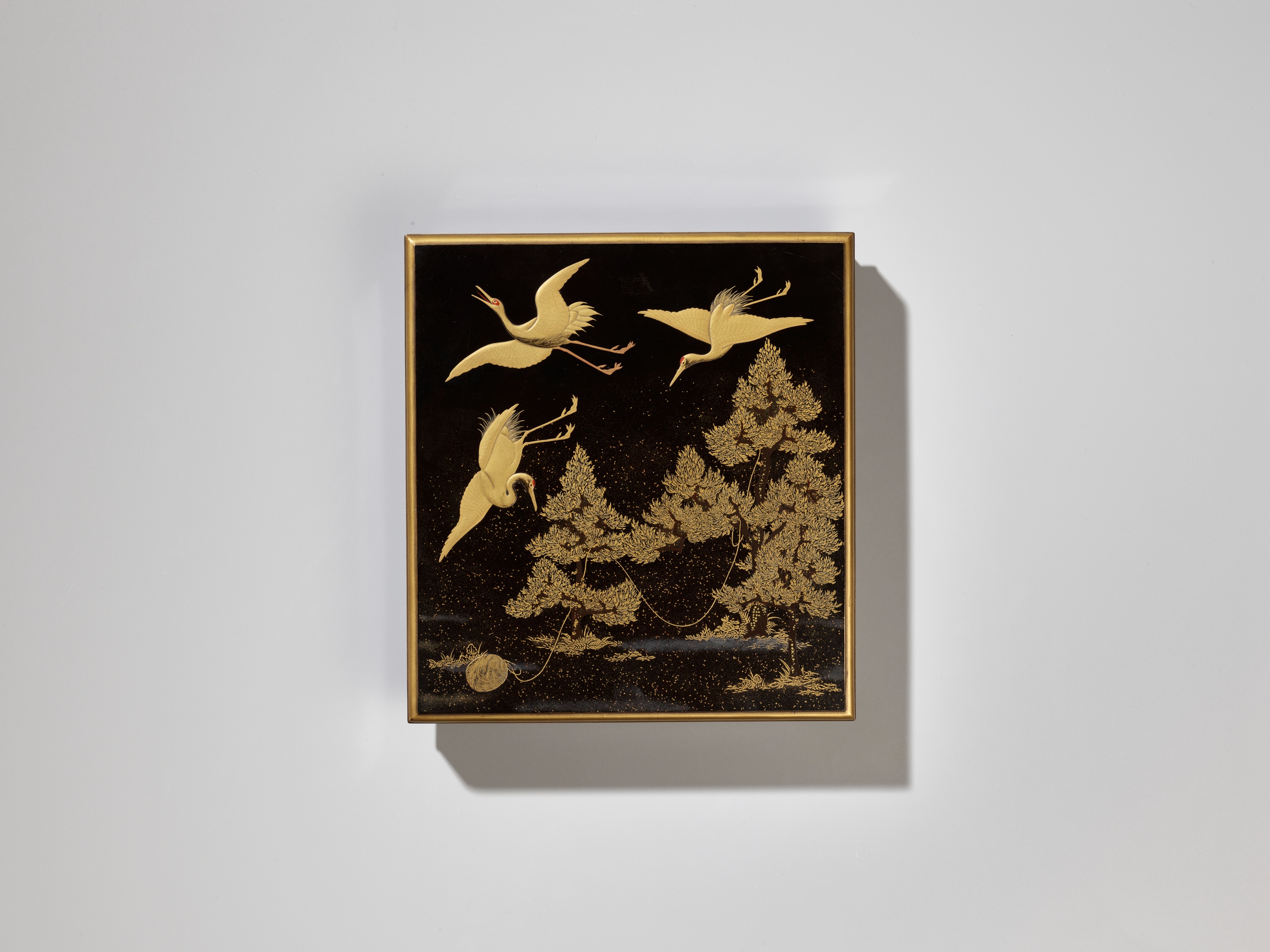 A LACQUER SUZURIBAKO AND COVER WITH CRANES - Image 4 of 12