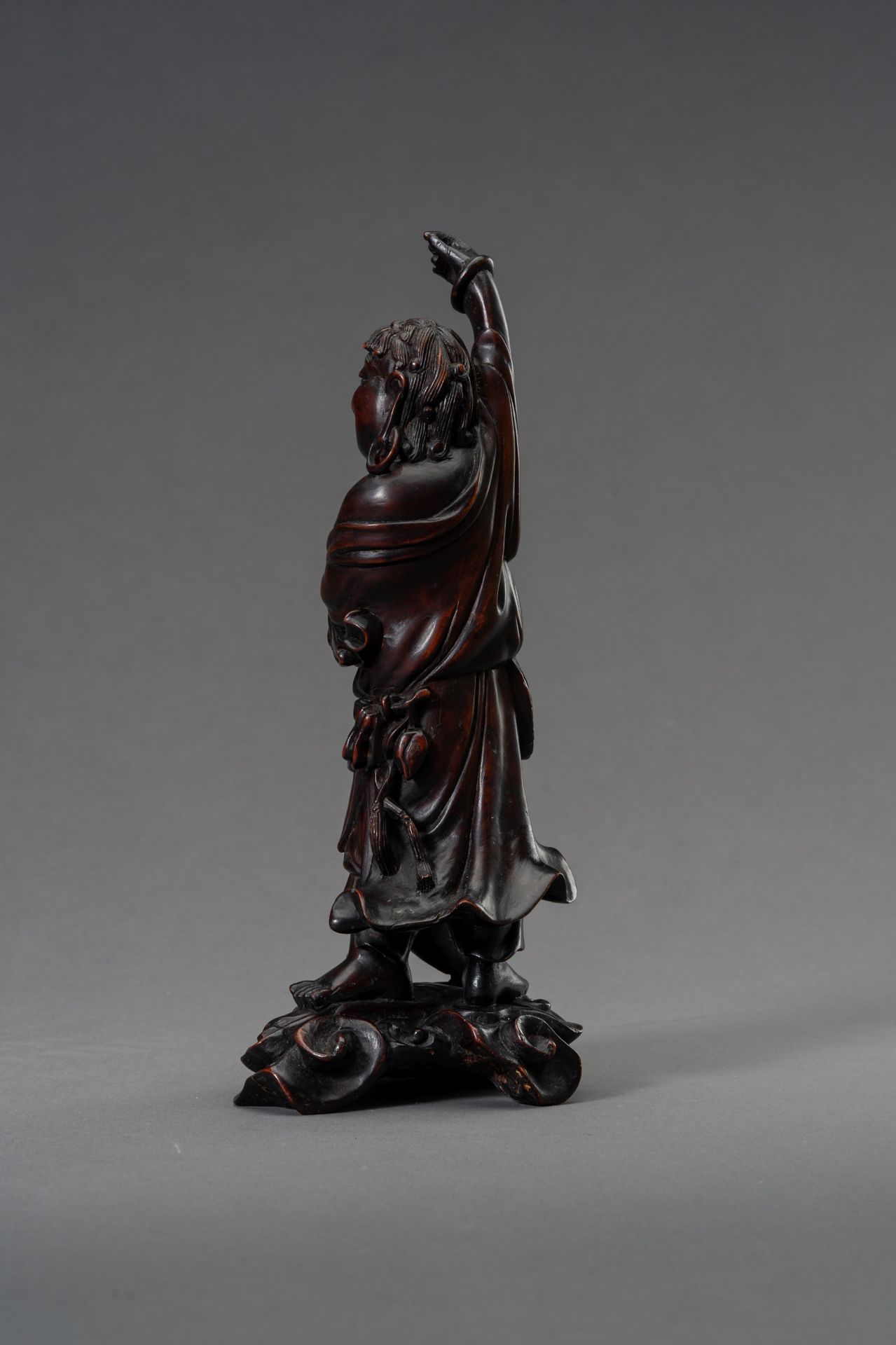 A WOOD CARVING OF LIU HAI, 1900s - Image 5 of 10