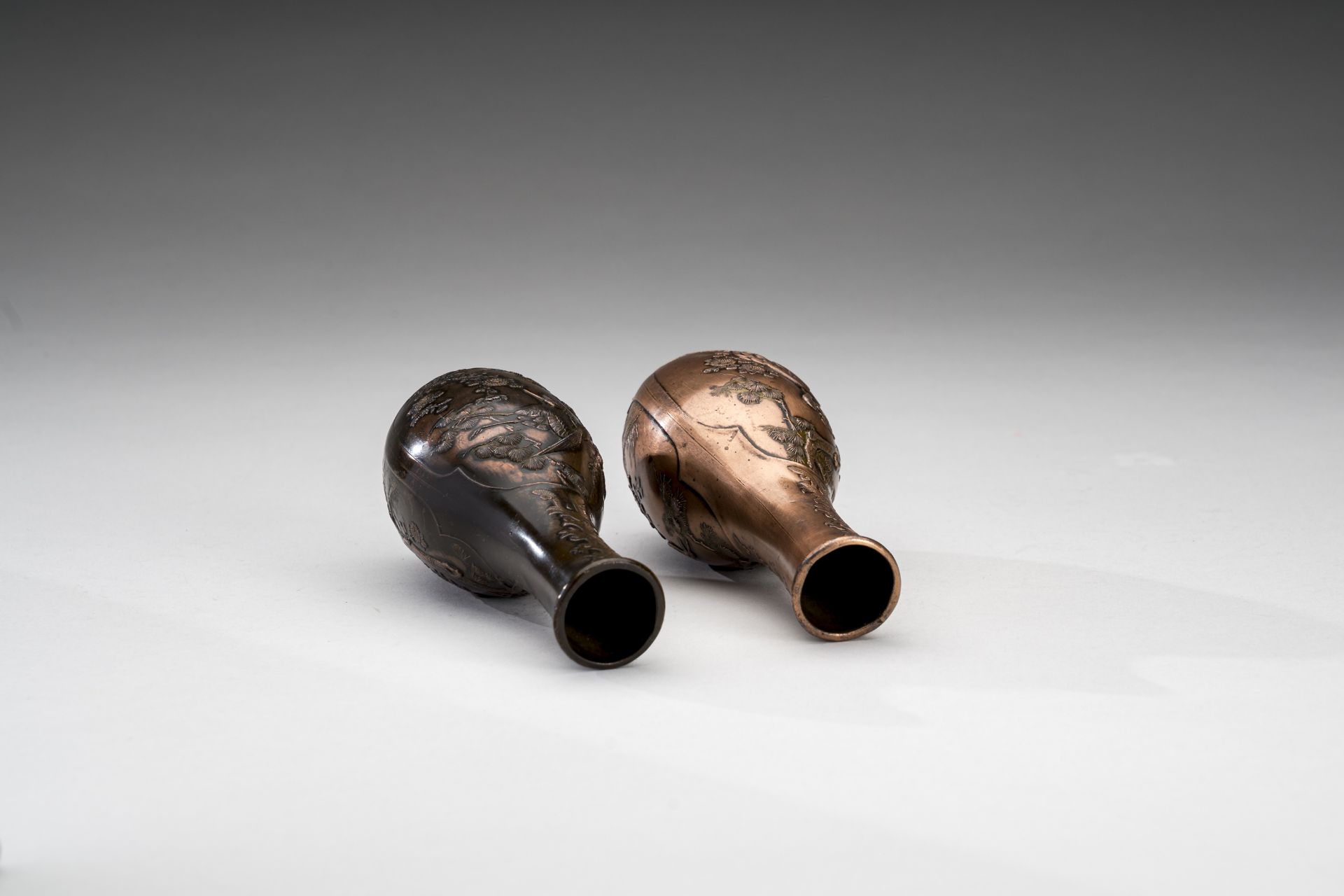 A PAIR OF COPPER VASES WITH CRANES, MEIJI - Image 8 of 9