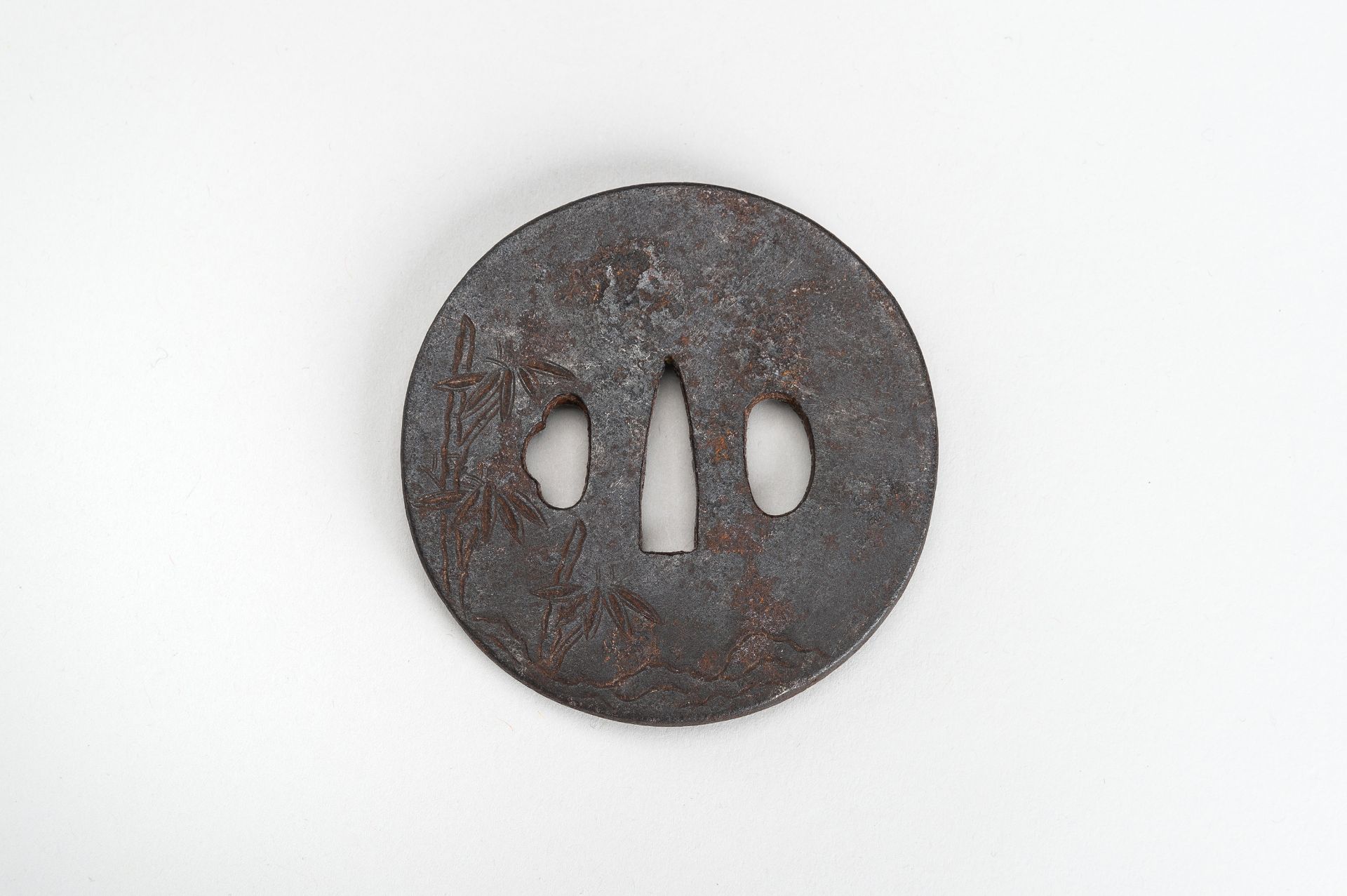 A MIXED LOT WITH SEVEN TSUBA - Image 6 of 18