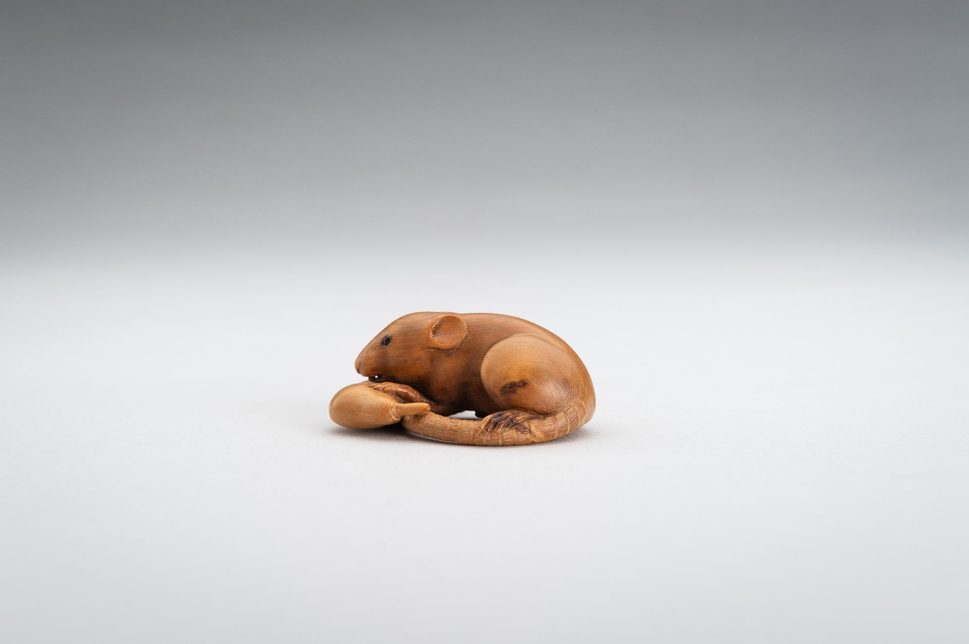 A WOOD NETSUKE OF A RAT WITH EDAMAME BEAN POD - Image 2 of 12