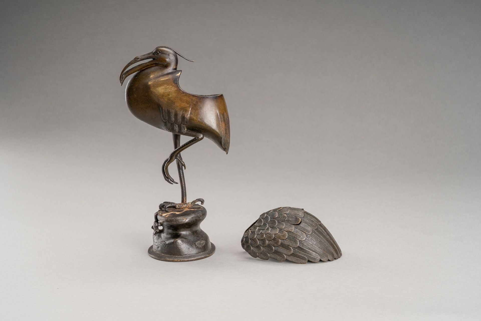 A LOT WITH 'CRANE AND HERON" BRONZE CENSERS, MEIJI - Bild 7 aus 8