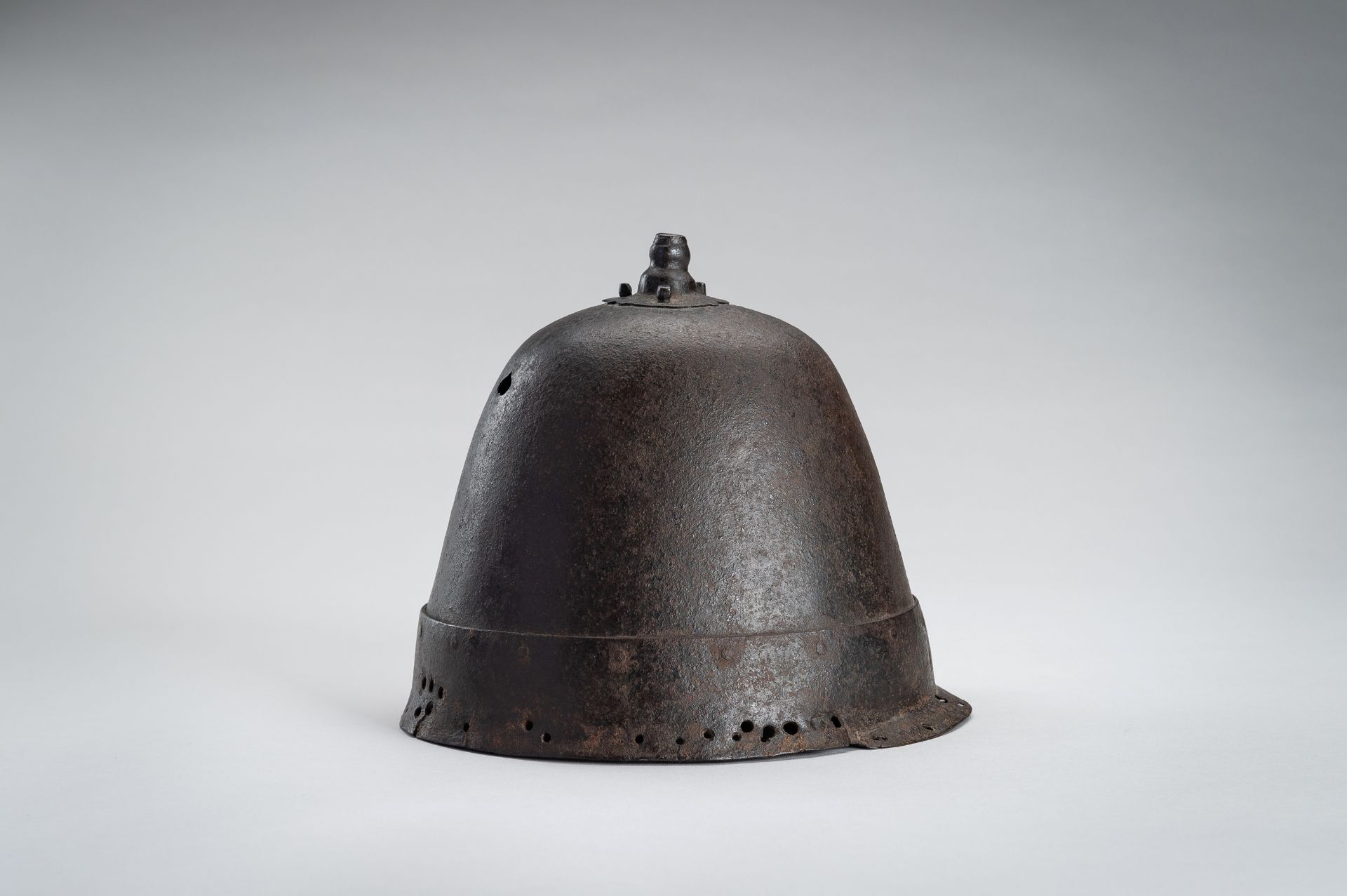 A 'KOREAN' IRON HELMET, MOMOYAMA - Bild 8 aus 14