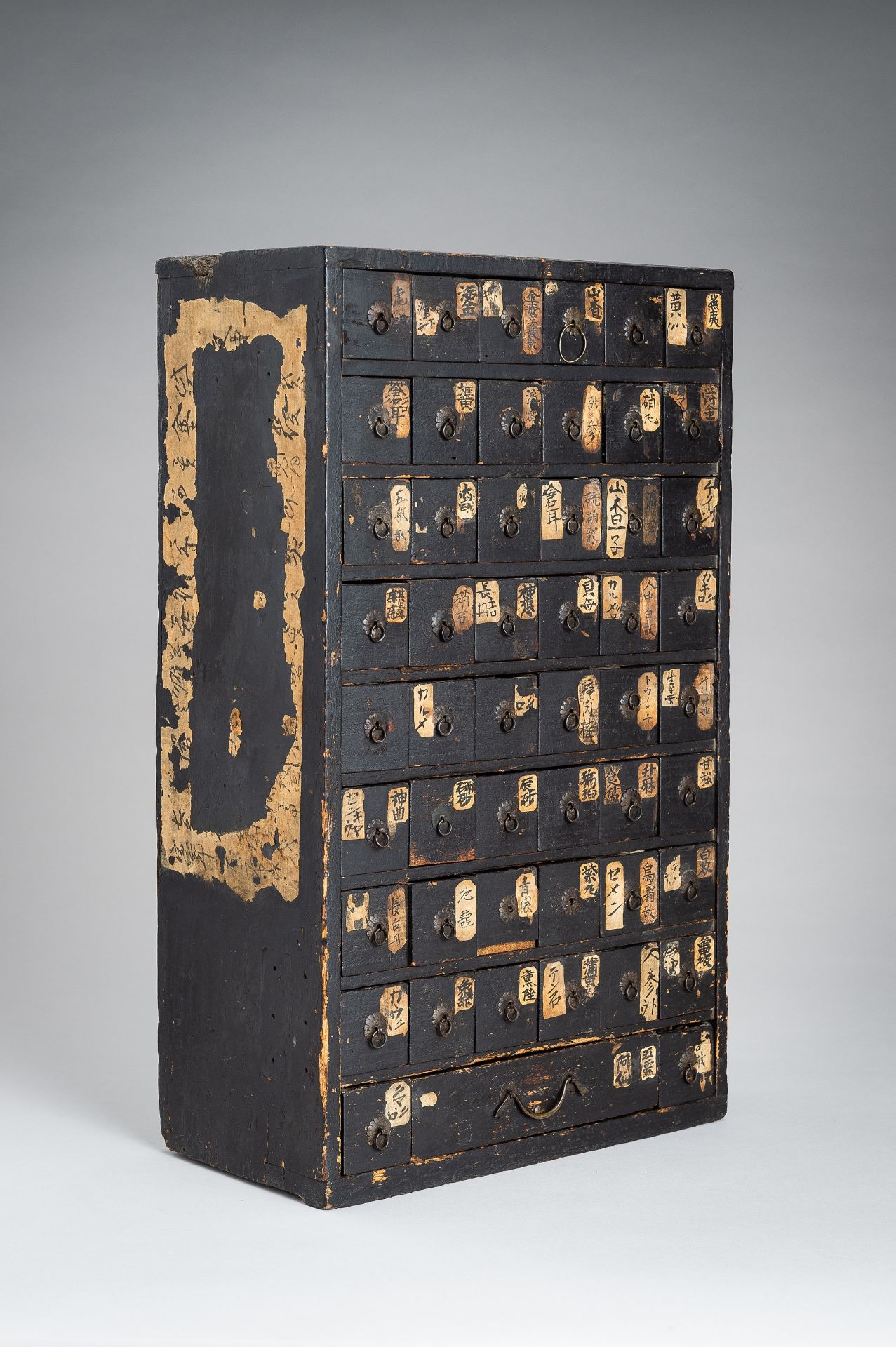 A WOODEN APOTHECARY CABINET WITH 51 DRAWERS, EDO - Image 10 of 20