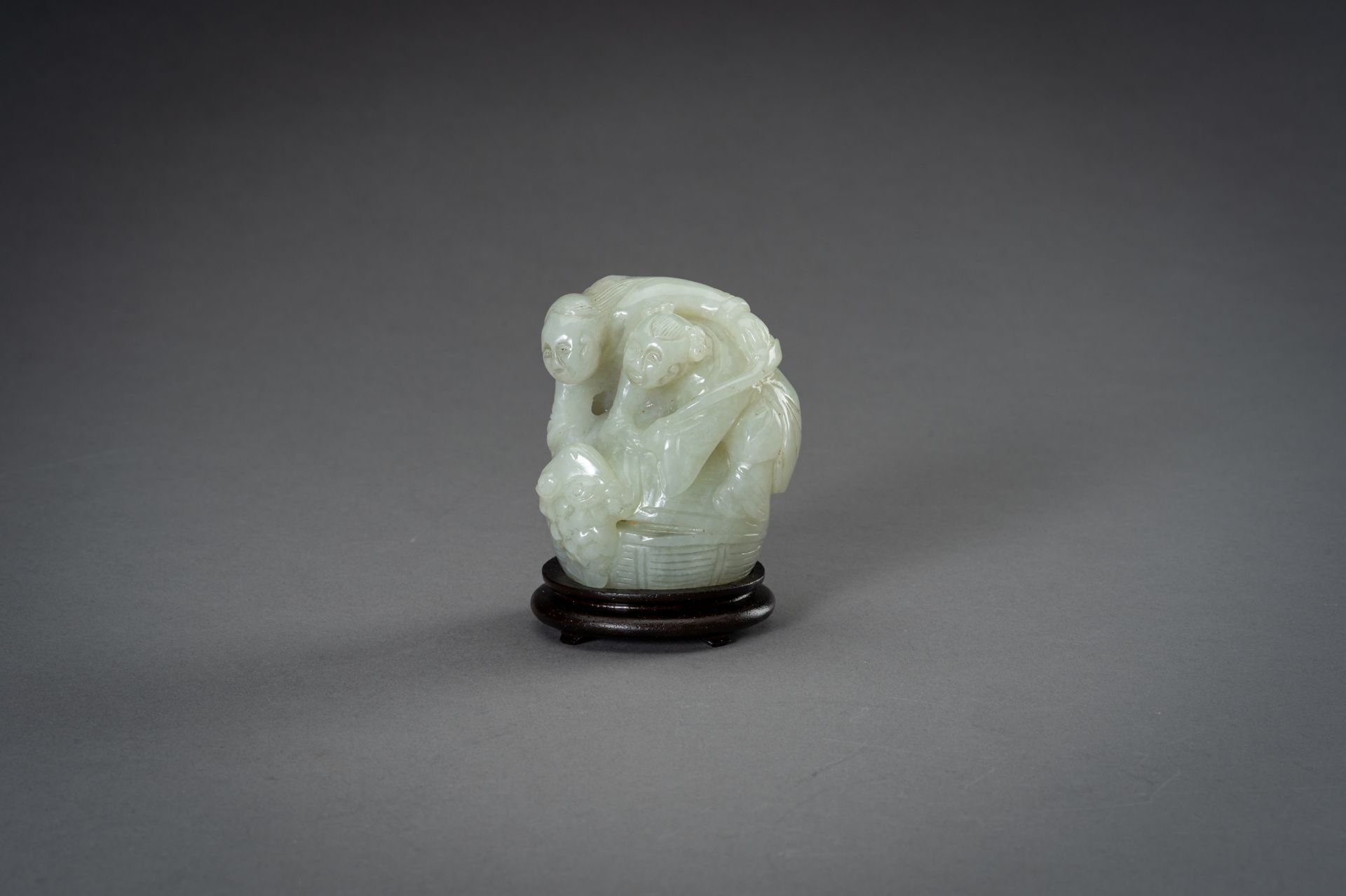 A PALE CELADON JADE GROUP, 20th CENTURY - Image 8 of 11