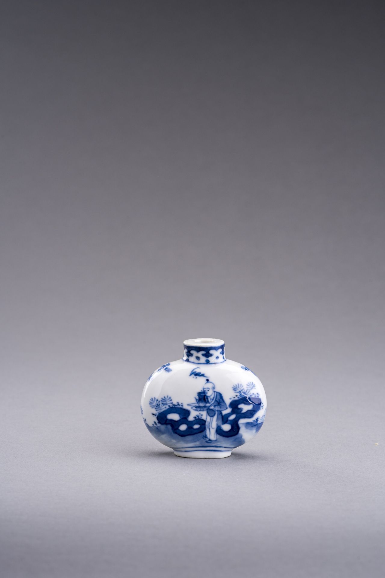 TWO BLUE AND WHITE PORCELAIN SNUFF BOTTLES, QING DYNASTY - Image 4 of 13