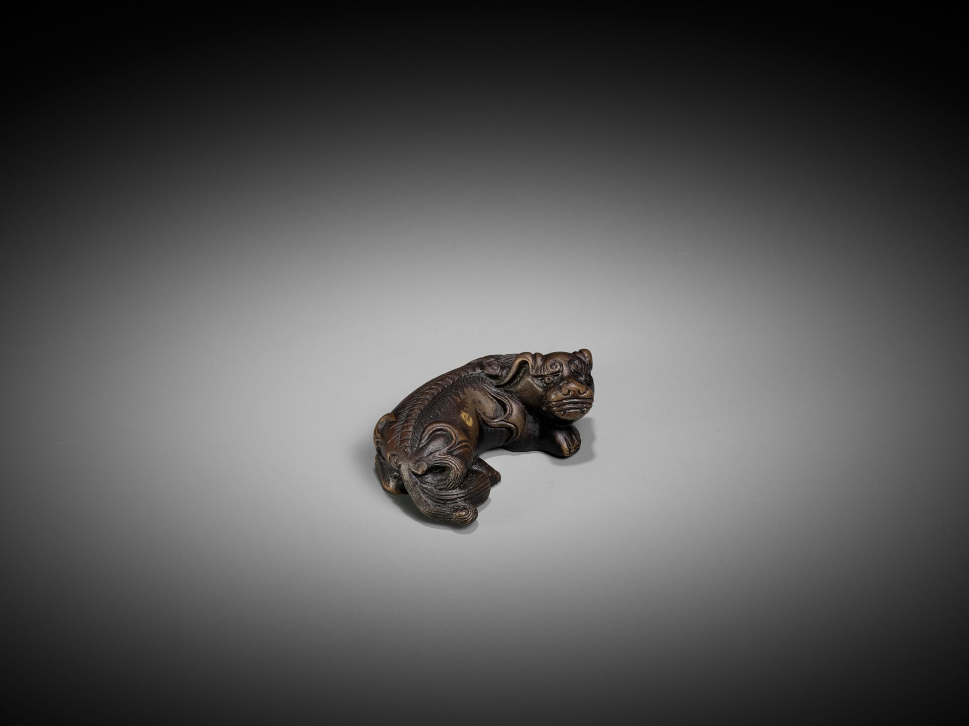 A BRONZE 'BUDDHIST LION' WEIGHT, MING DYNASTY - Image 7 of 8