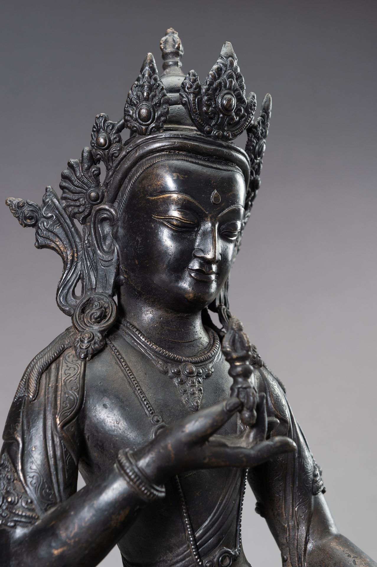 A BRONZE FIGURE OF VAJRASATTVA, 1900s - Bild 4 aus 12