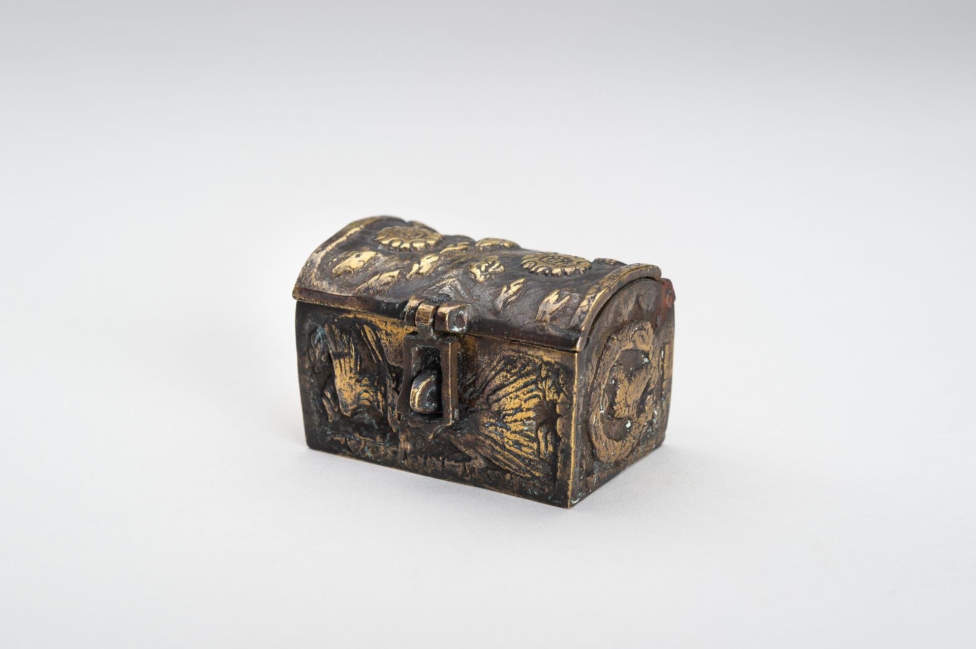 A LOT WITH FOUR METAL BOXES, MEIJI - Image 10 of 16