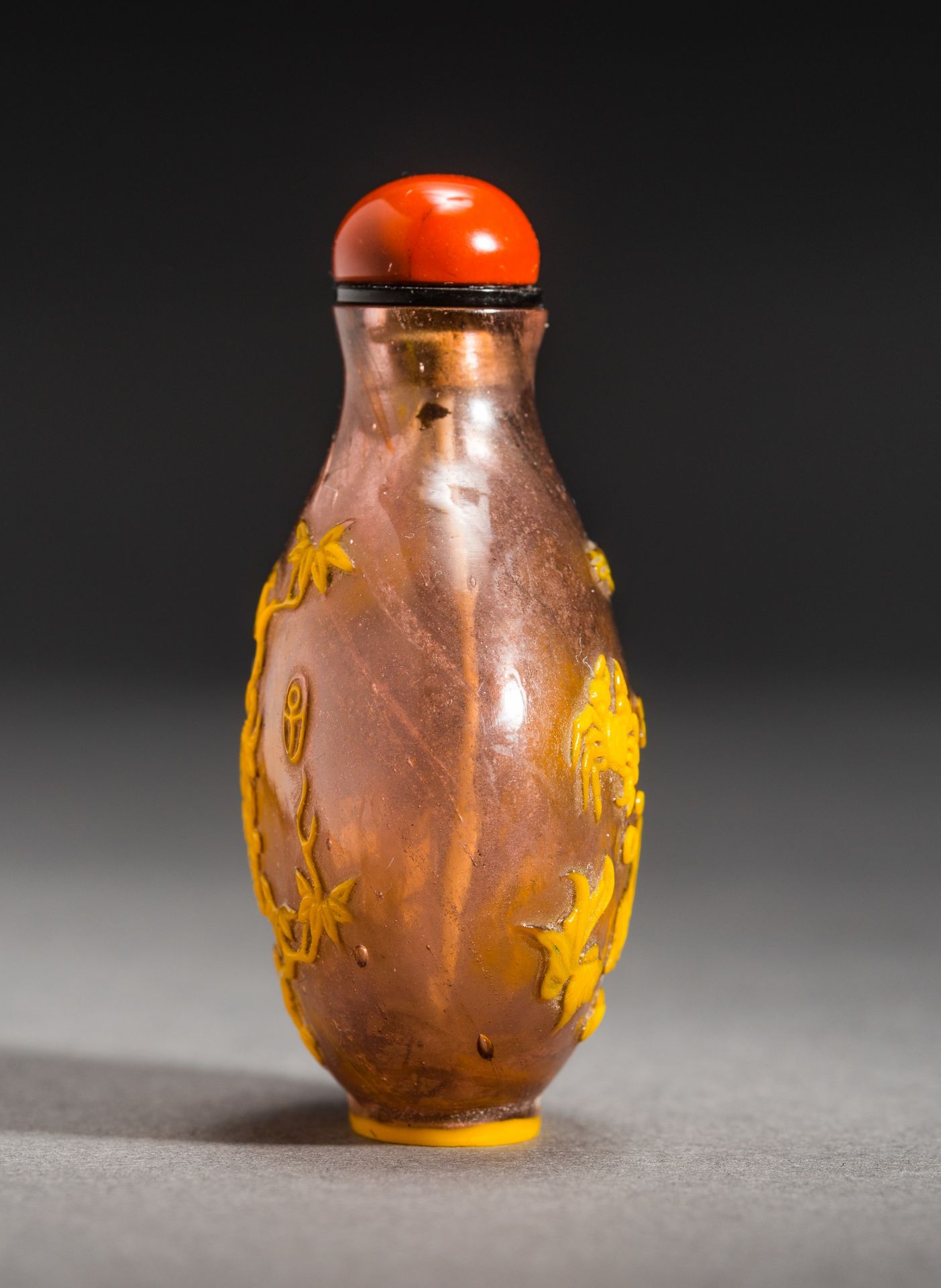 SNUFFBOTTLE WITH DEER, FISH AND CRAB - Image 3 of 6