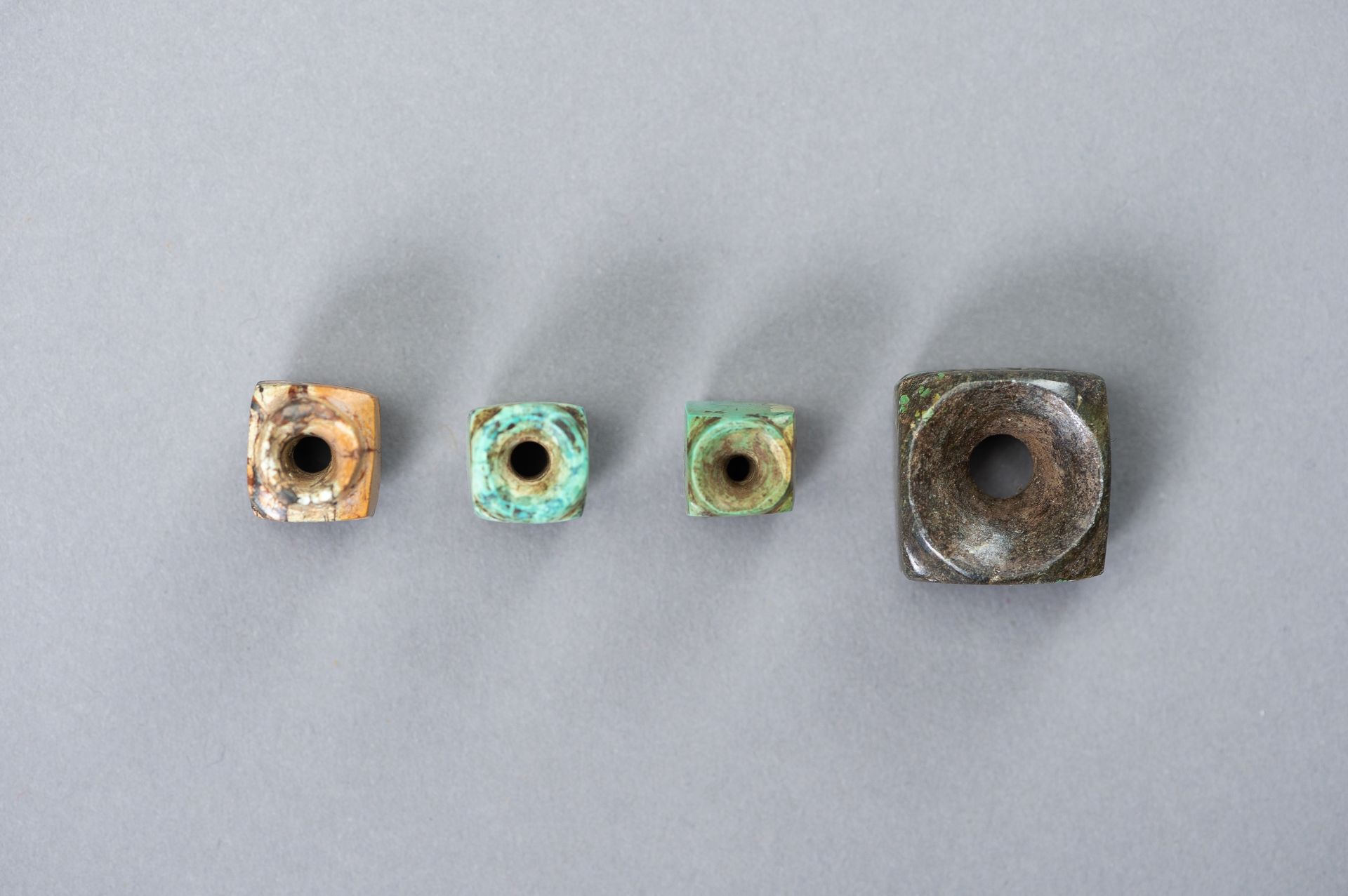 A SET OF FOUR MINIATURE CONG BEADS, MING DYNASTY - Image 2 of 11