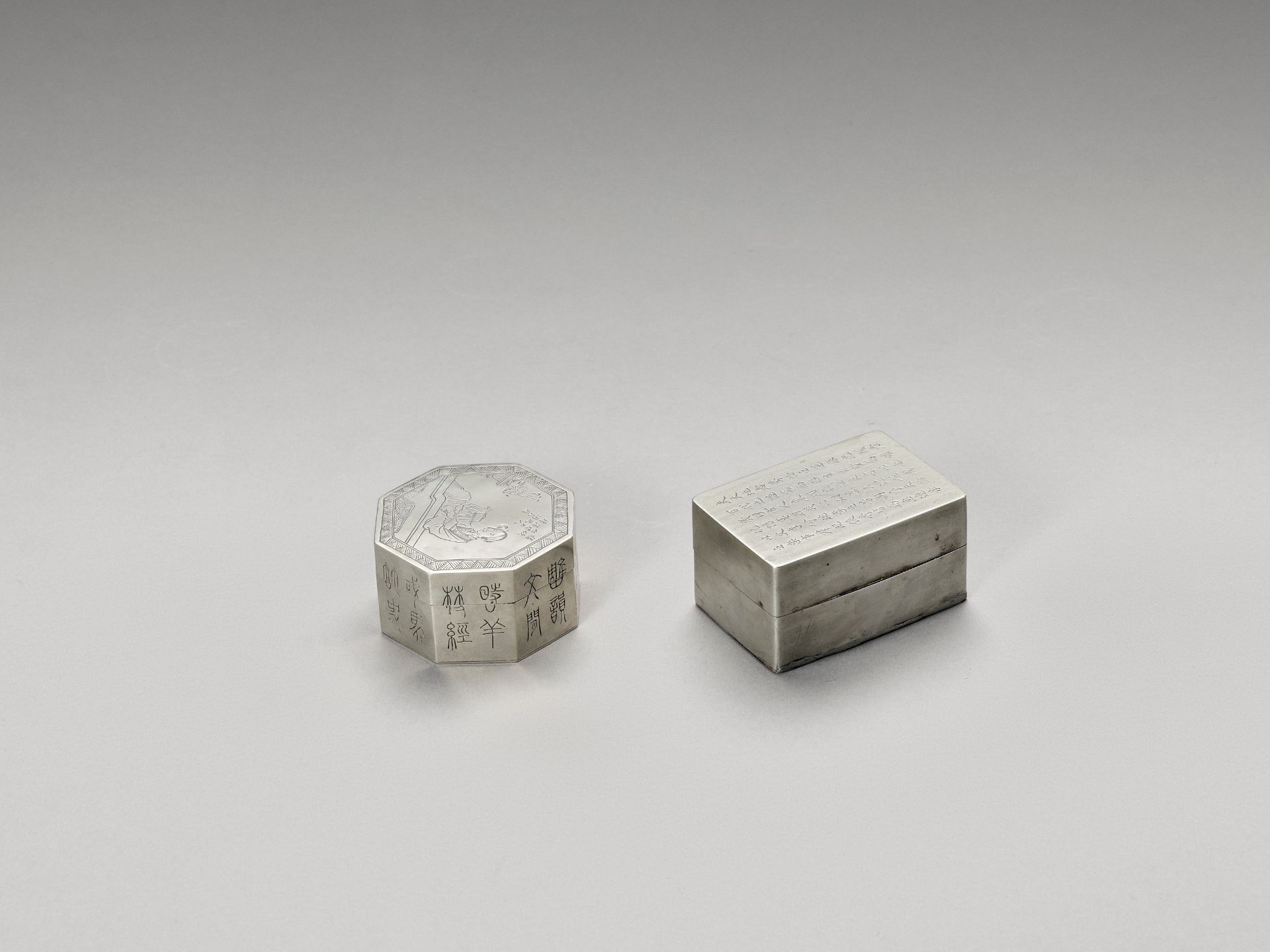 TWO SILVERED METAL INK STONE BOXES, LATE QING TO REPUBLIC - Bild 2 aus 5