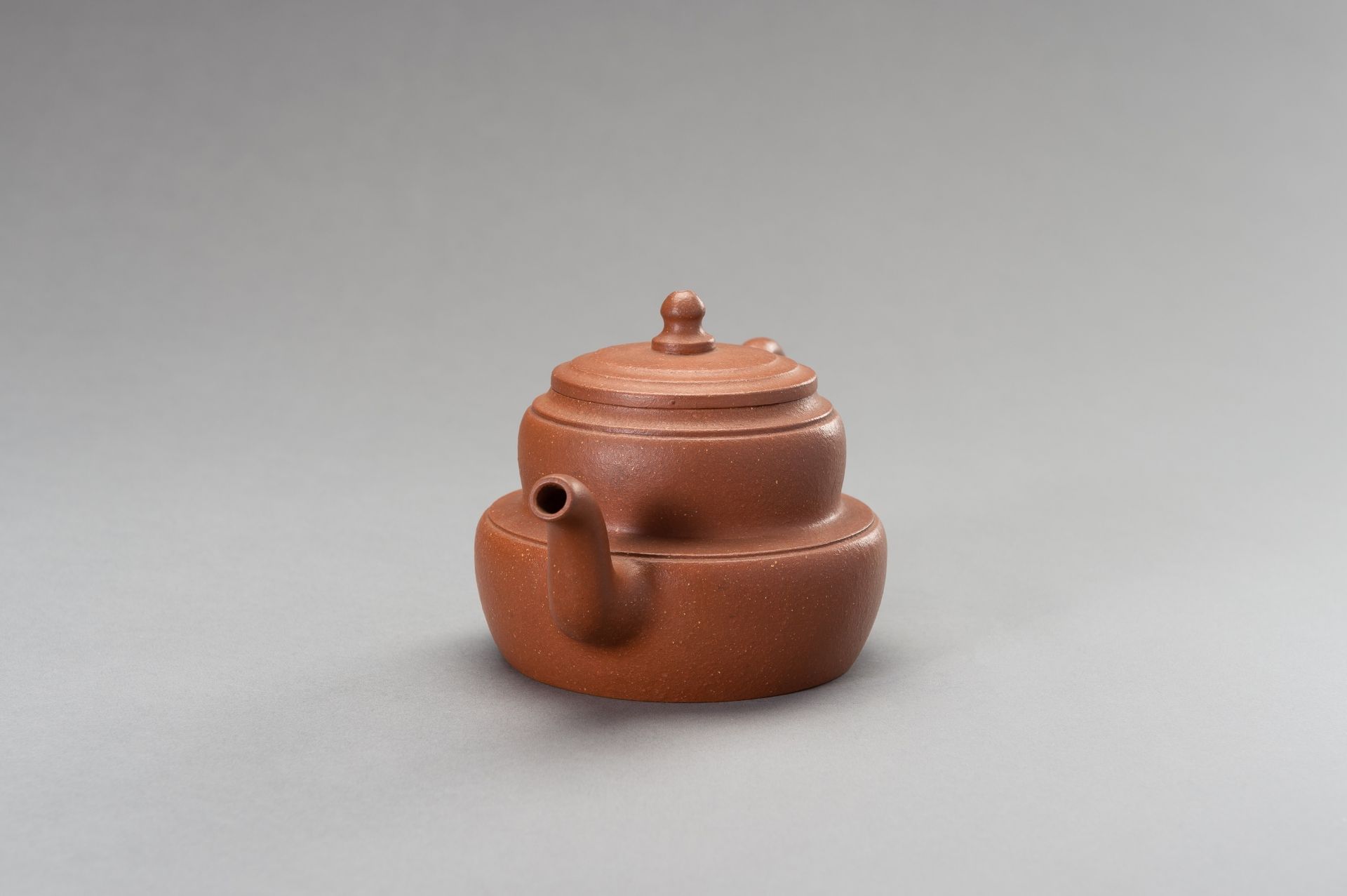 A YIXING DOUBLE GOURD TEAPOT AND COVER - Image 3 of 13